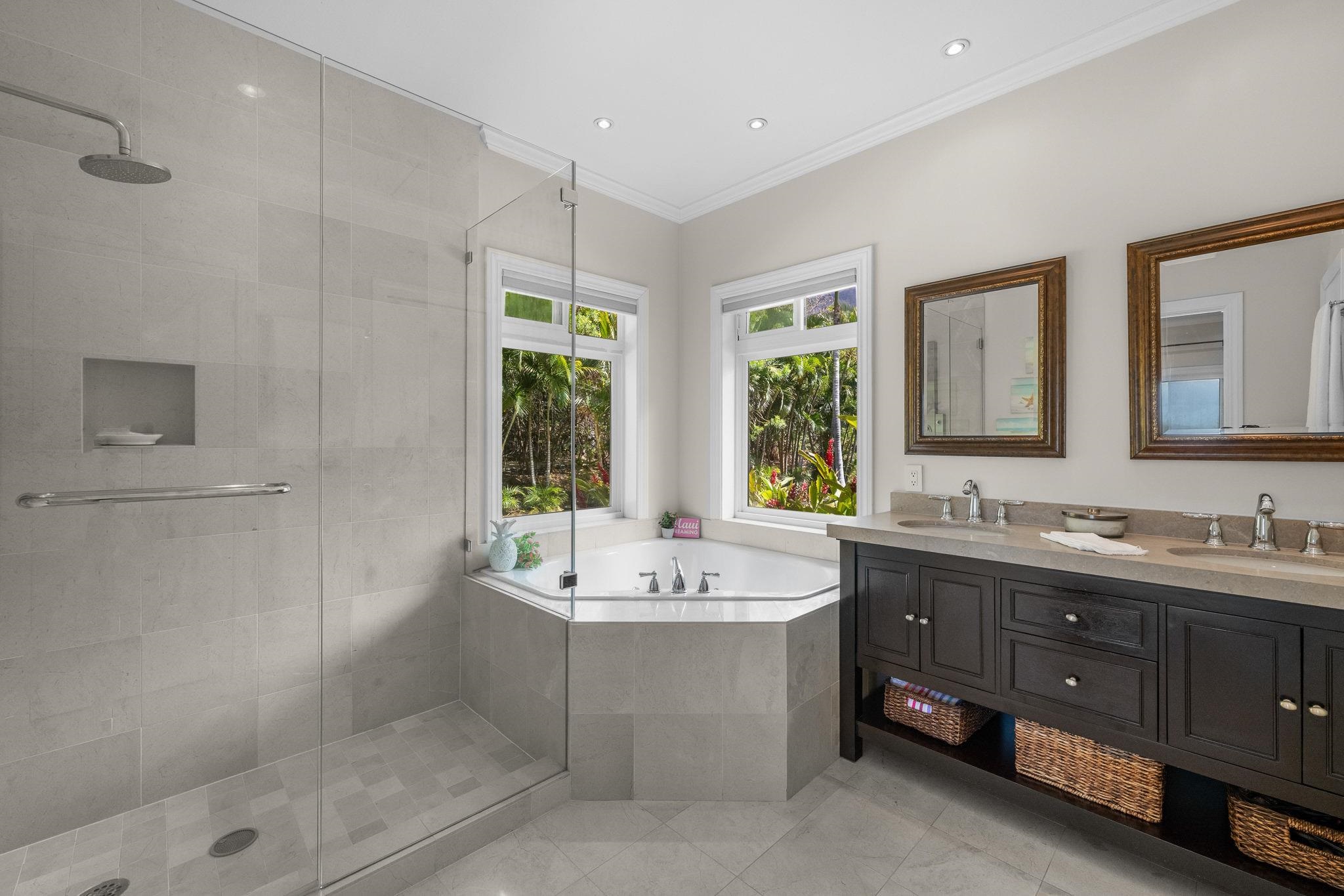 11  Pua Niu Way Launiupoko, Lahaina home - photo 14 of 40