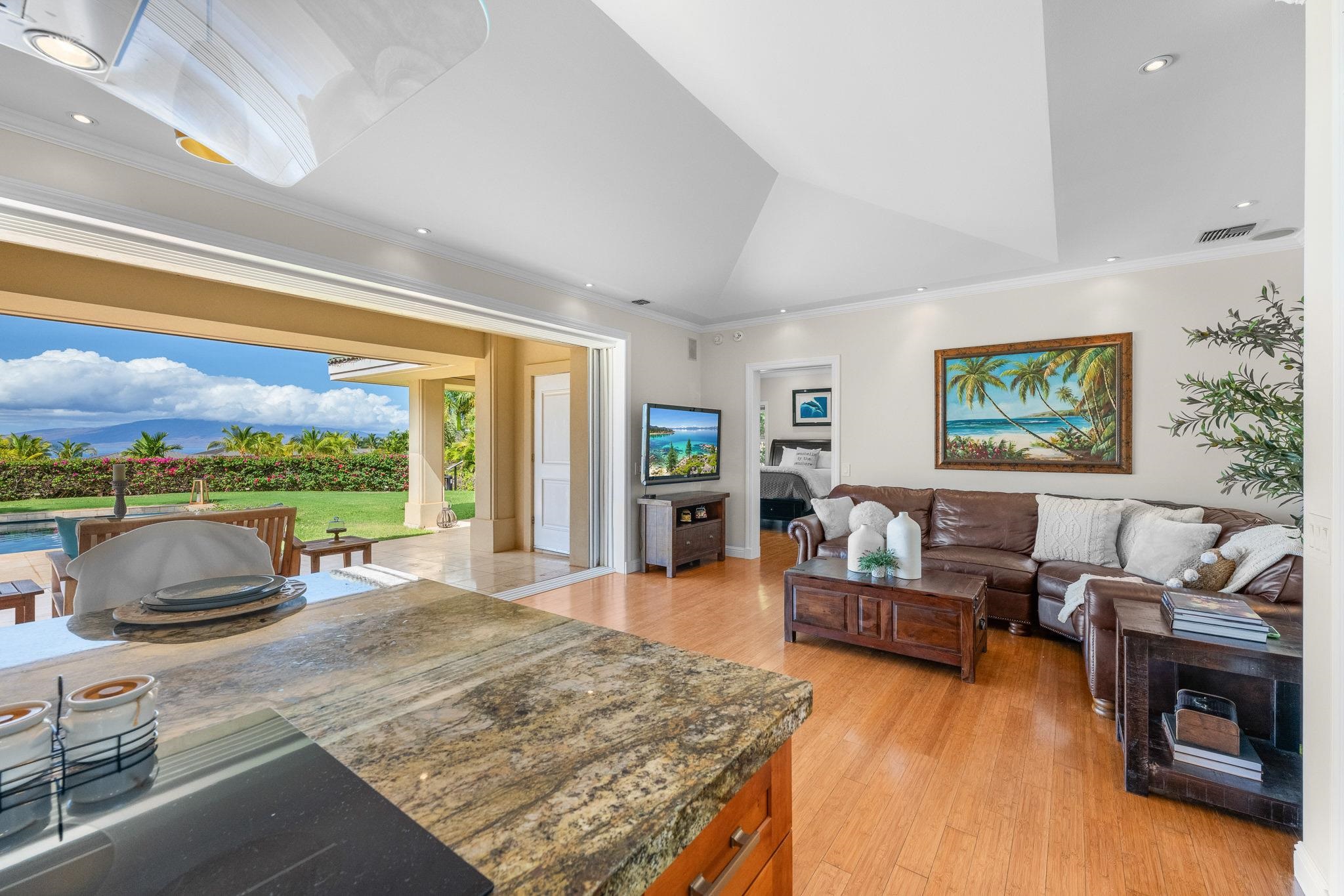 11  Pua Niu Way Launiupoko, Lahaina home - photo 3 of 40