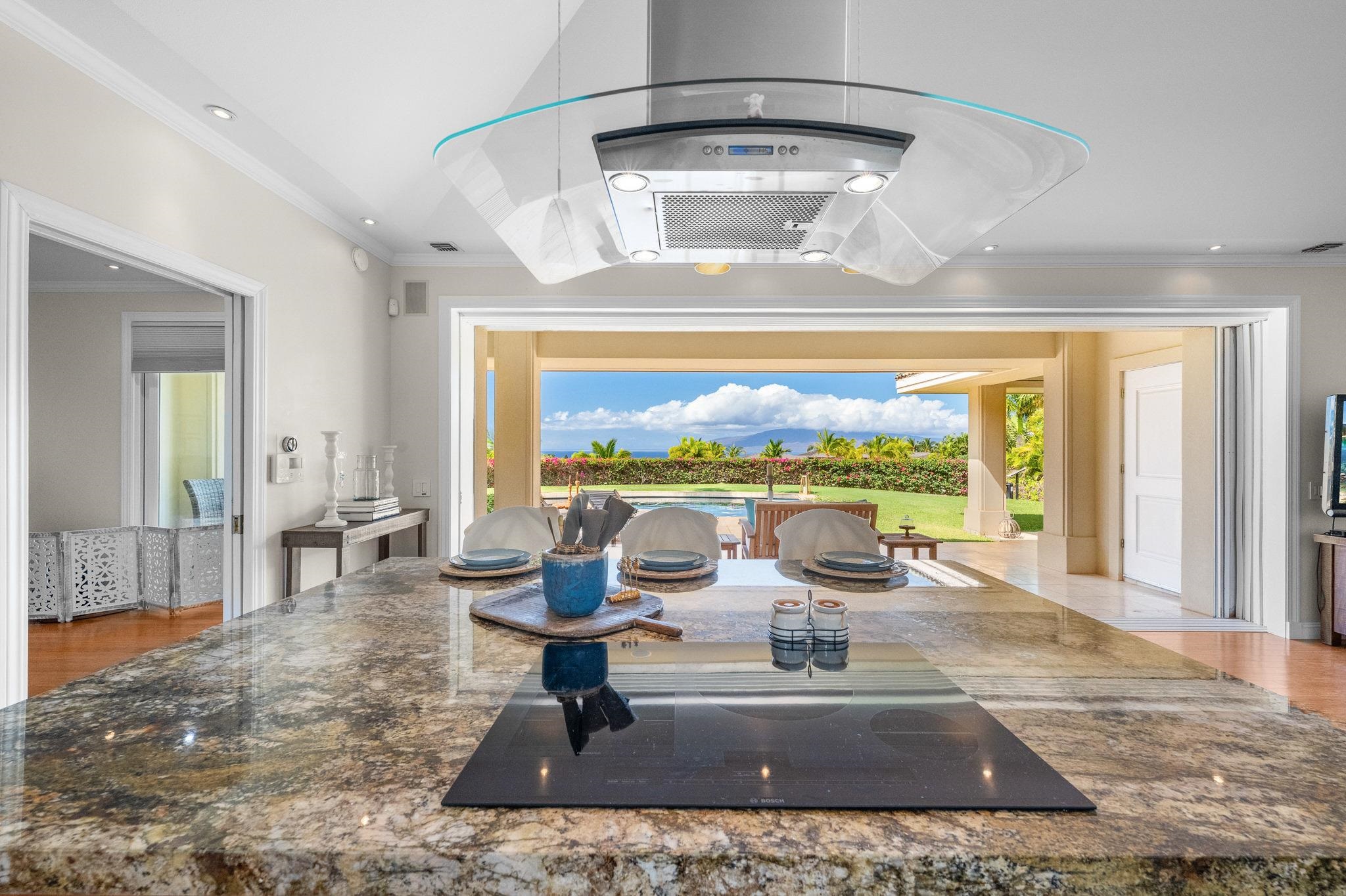 11  Pua Niu Way Launiupoko, Lahaina home - photo 6 of 40