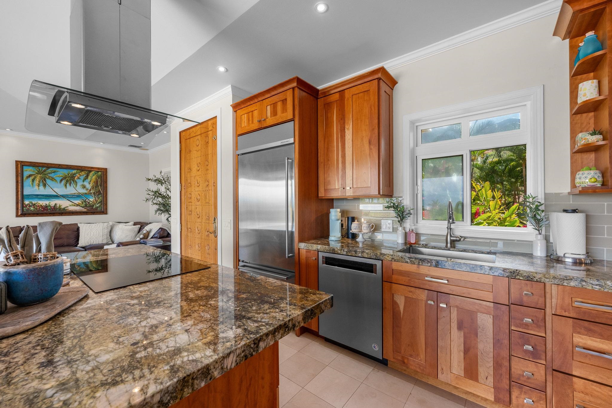 11  Pua Niu Way Launiupoko, Lahaina home - photo 7 of 40