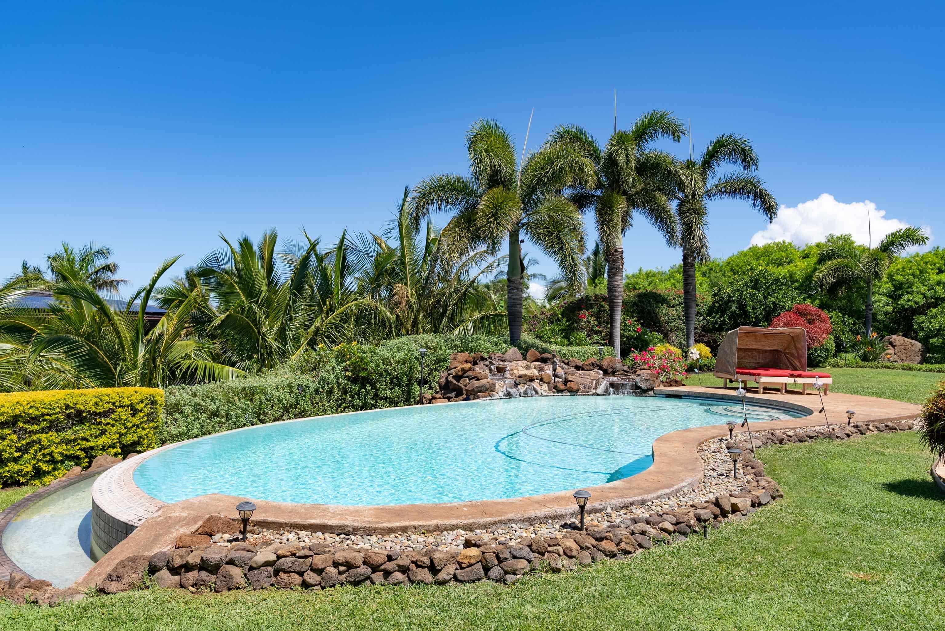110  Awaiku St Launiupoko, Lahaina home - photo 4 of 47