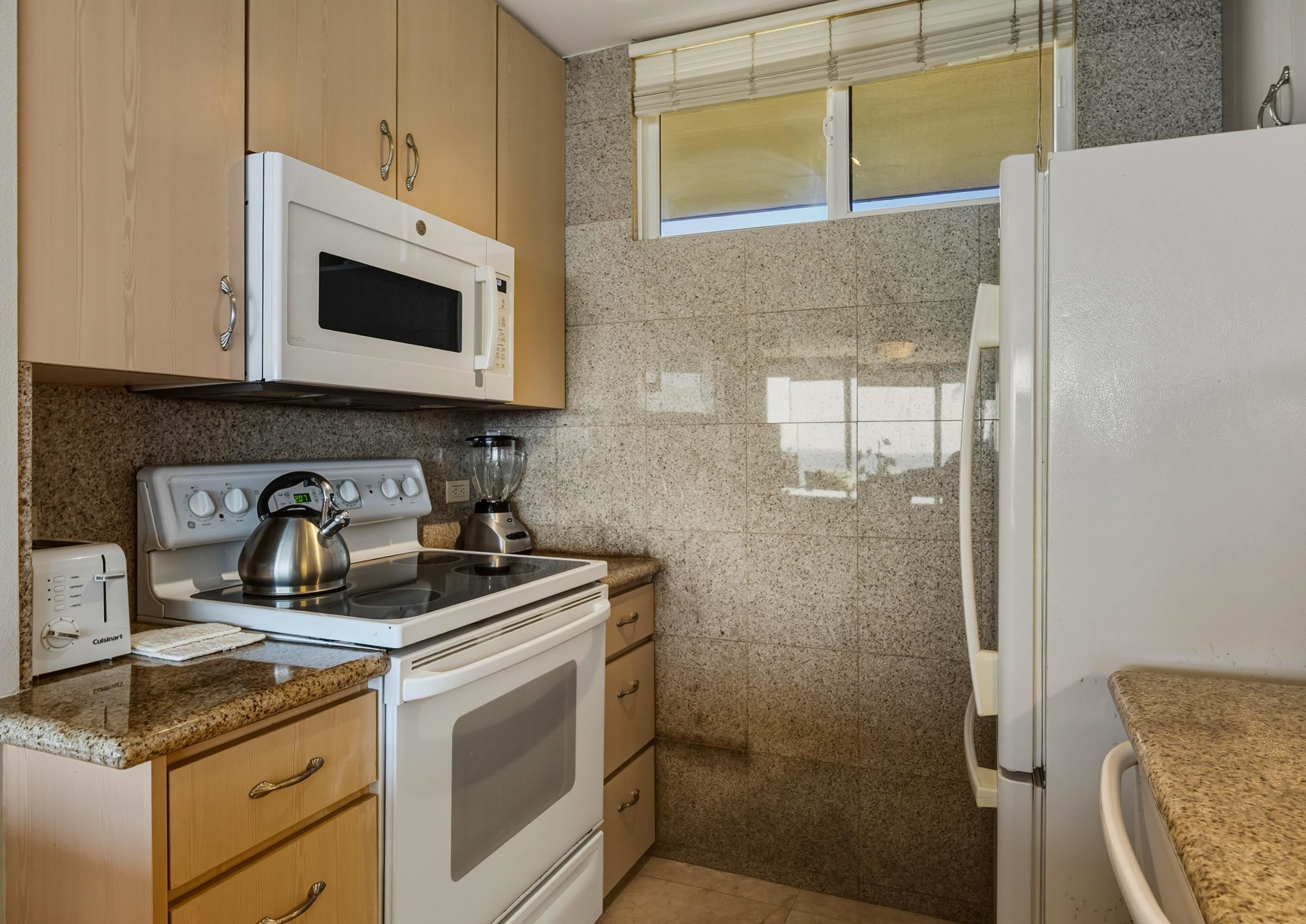 Mahana condo # 1017, Lahaina, Hawaii - photo 14 of 32