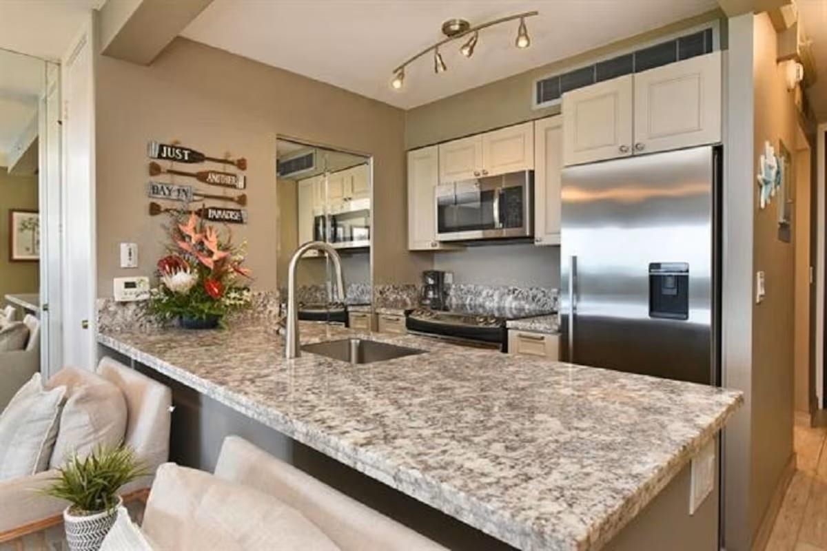 Mahana condo # 102, Lahaina, Hawaii - photo 2 of 29