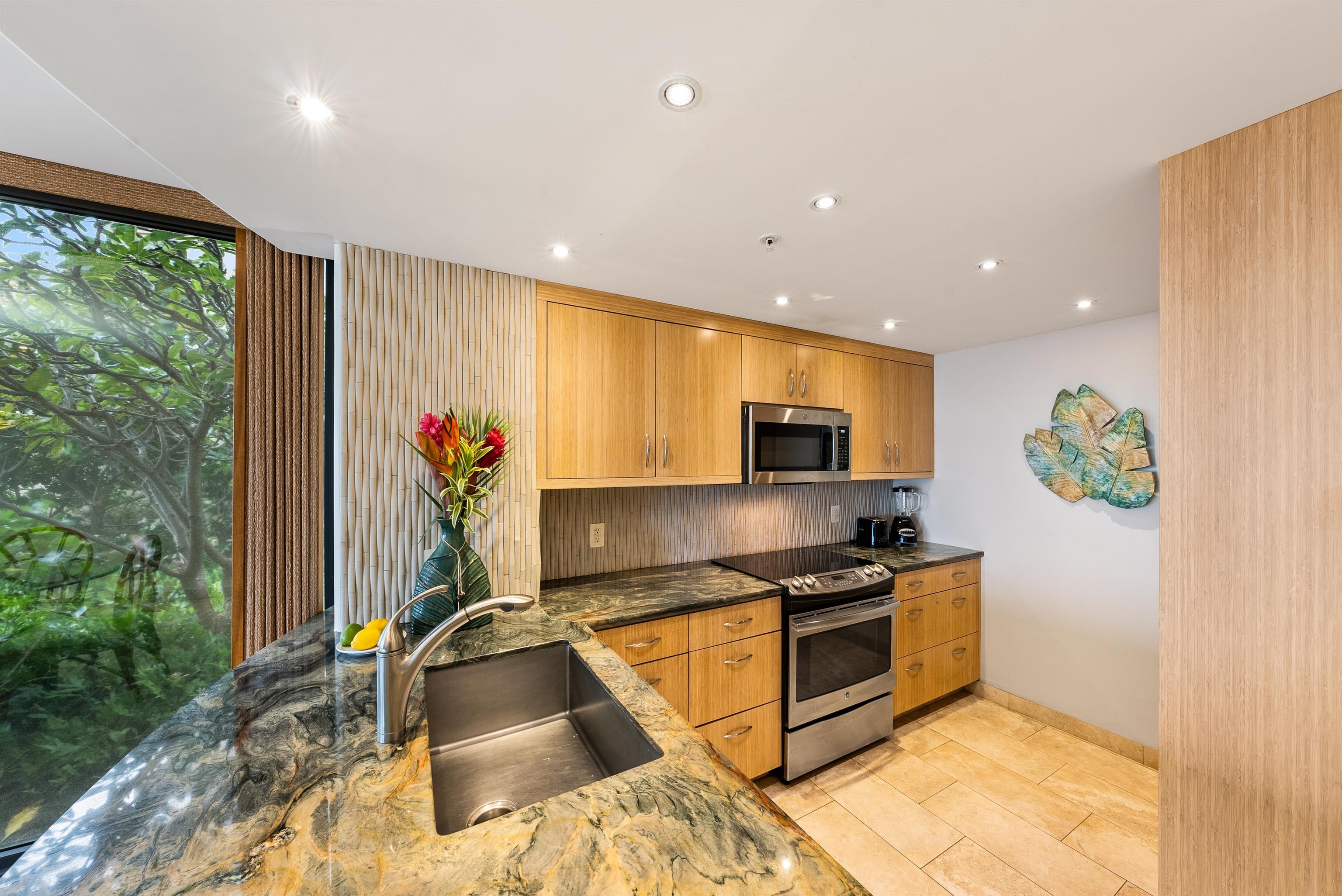 Mahana condo # 109, Lahaina, Hawaii - photo 16 of 49