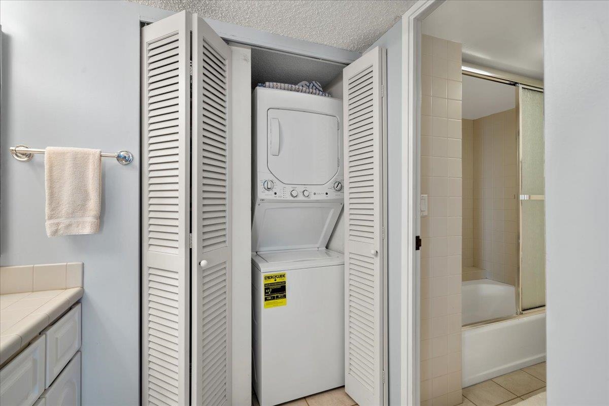 Mahana condo # 1207, Lahaina, Hawaii - photo 34 of 45