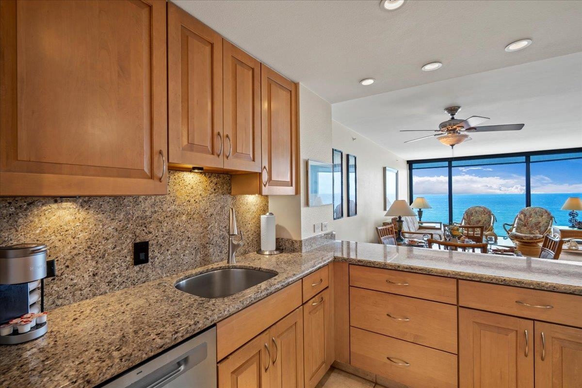 Mahana condo # 1208, Lahaina, Hawaii - photo 13 of 47