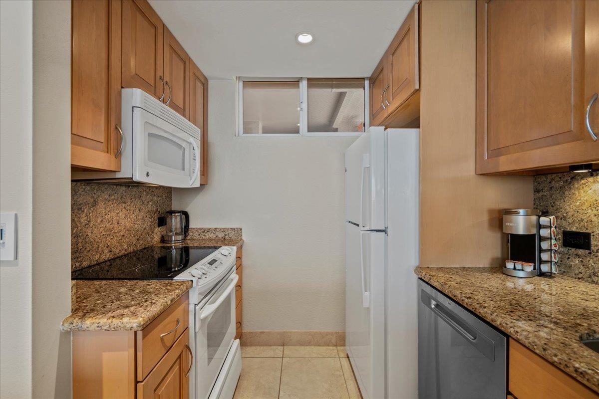 Mahana condo # 1208, Lahaina, Hawaii - photo 16 of 47