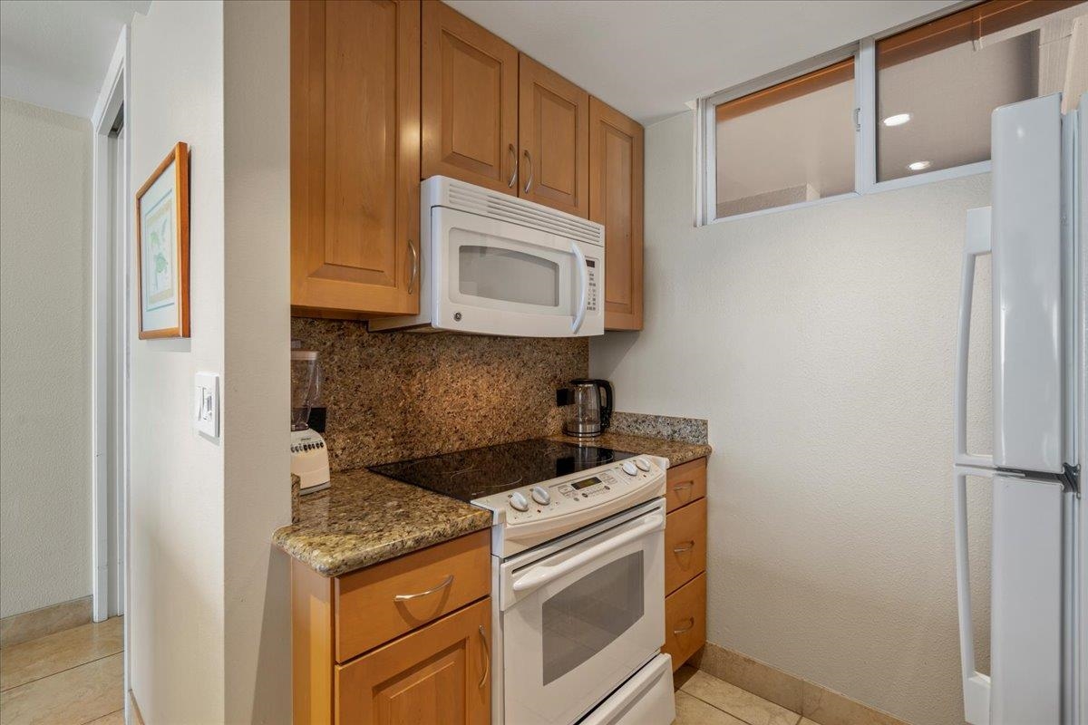 Mahana condo # 1208, Lahaina, Hawaii - photo 17 of 47