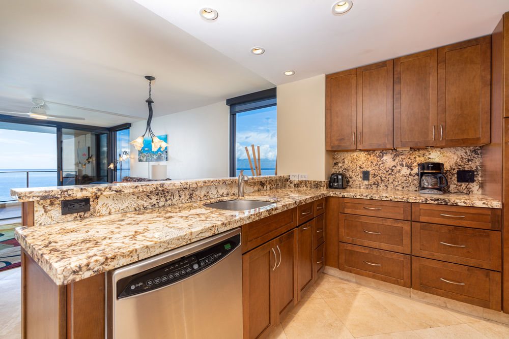 Mahana condo # 1209, Lahaina, Hawaii - photo 7 of 24