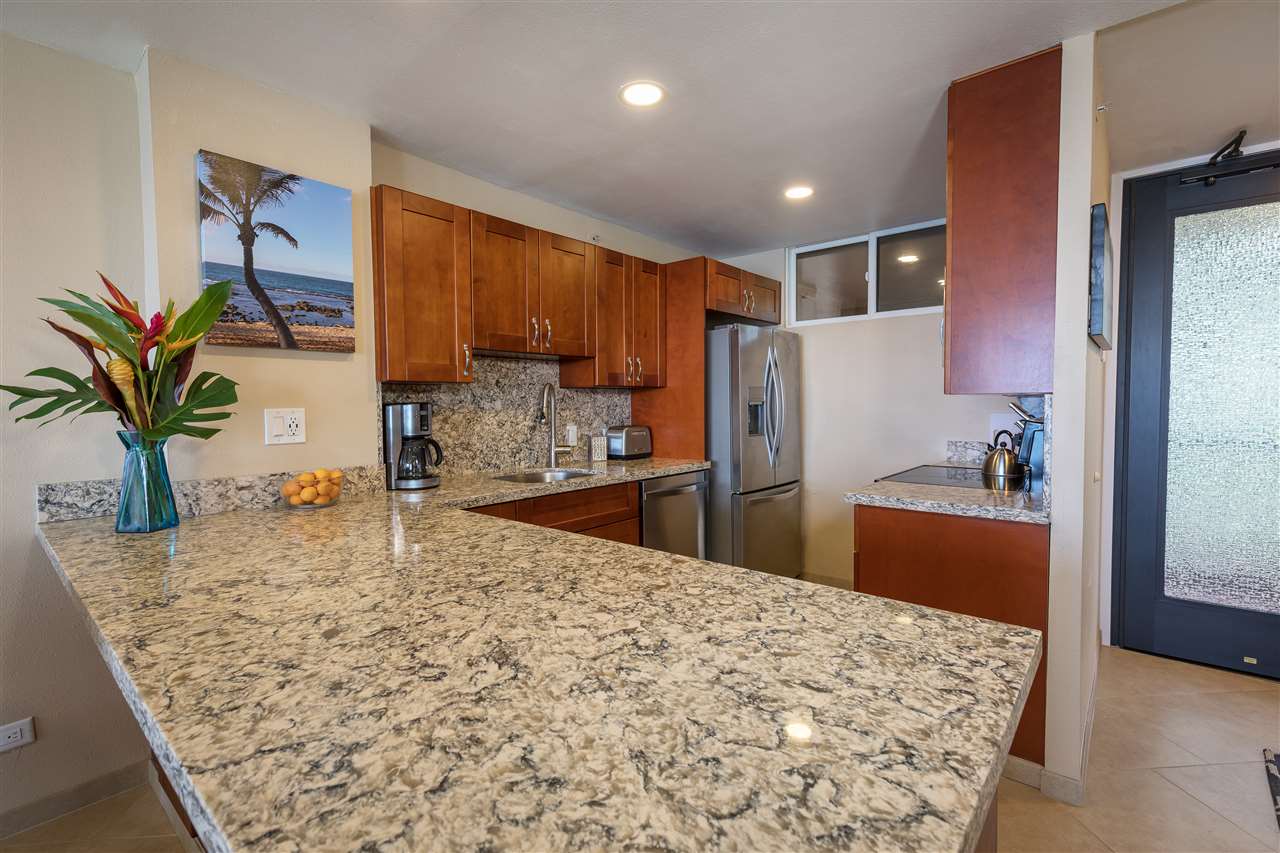 Mahana condo # 214, Lahaina, Hawaii - photo 16 of 30