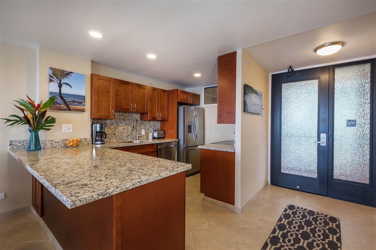 Mahana condo # 214, Lahaina, Hawaii - photo 4 of 30