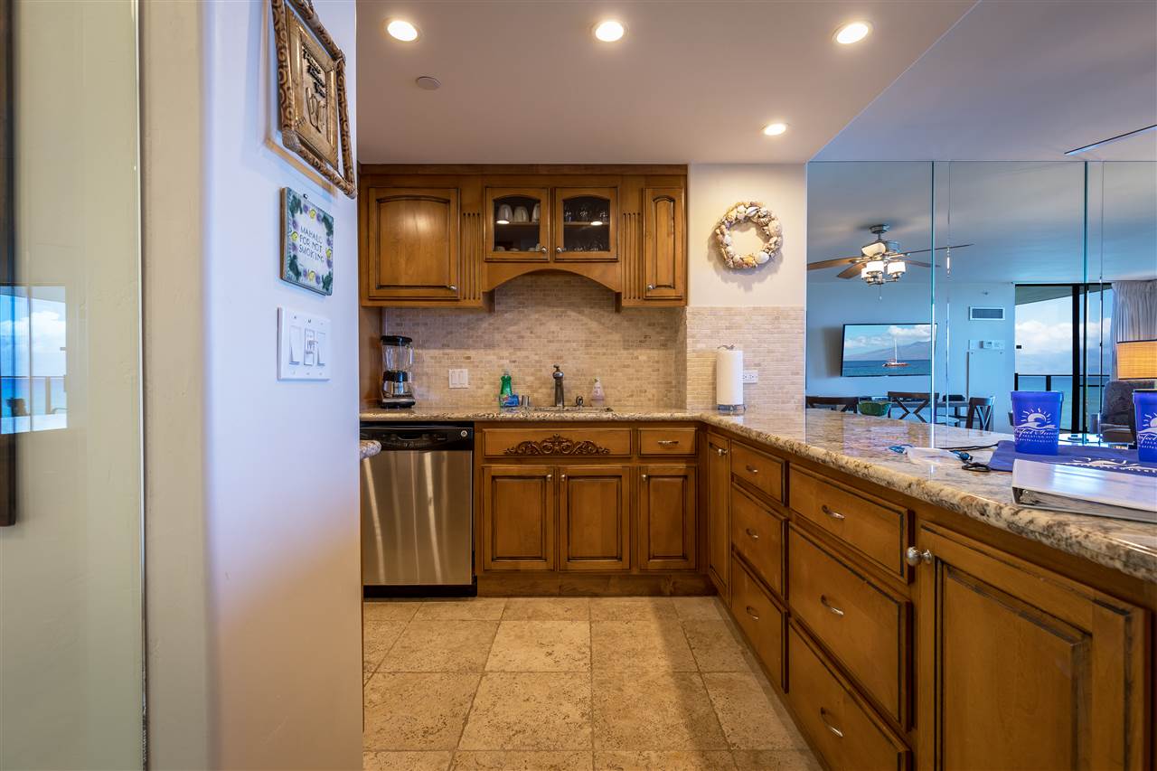 Mahana condo # 215, Lahaina, Hawaii - photo 19 of 30