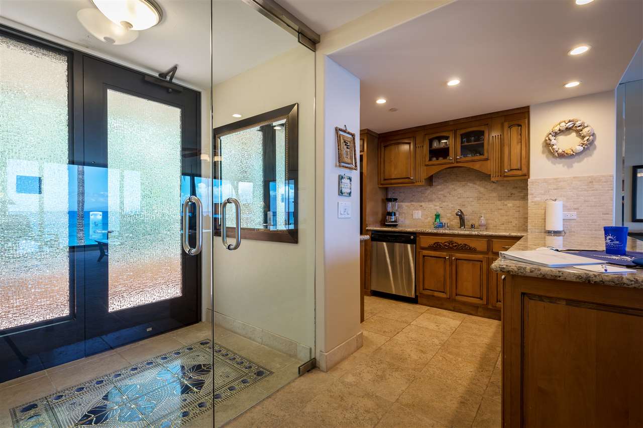 Mahana condo # 215, Lahaina, Hawaii - photo 9 of 30