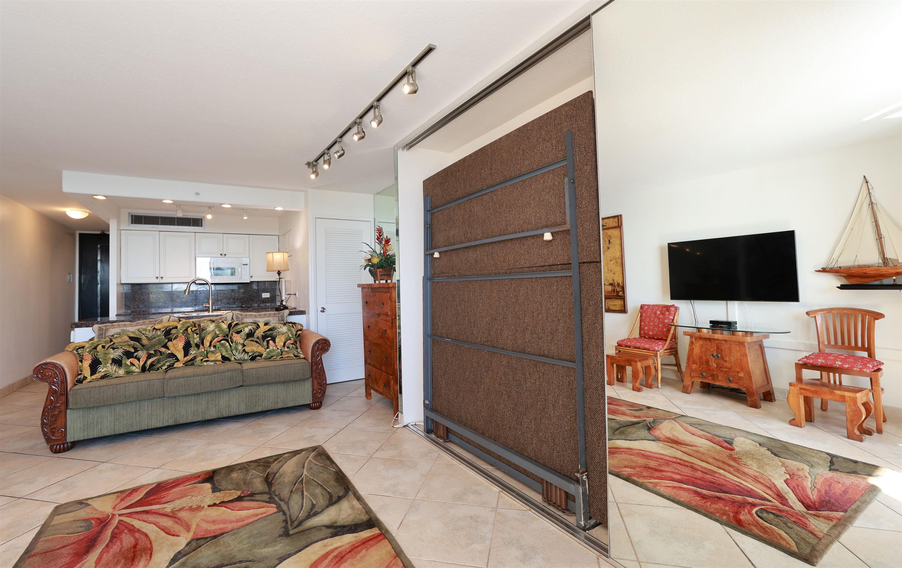 Mahana condo # 412, Lahaina, Hawaii - photo 17 of 34