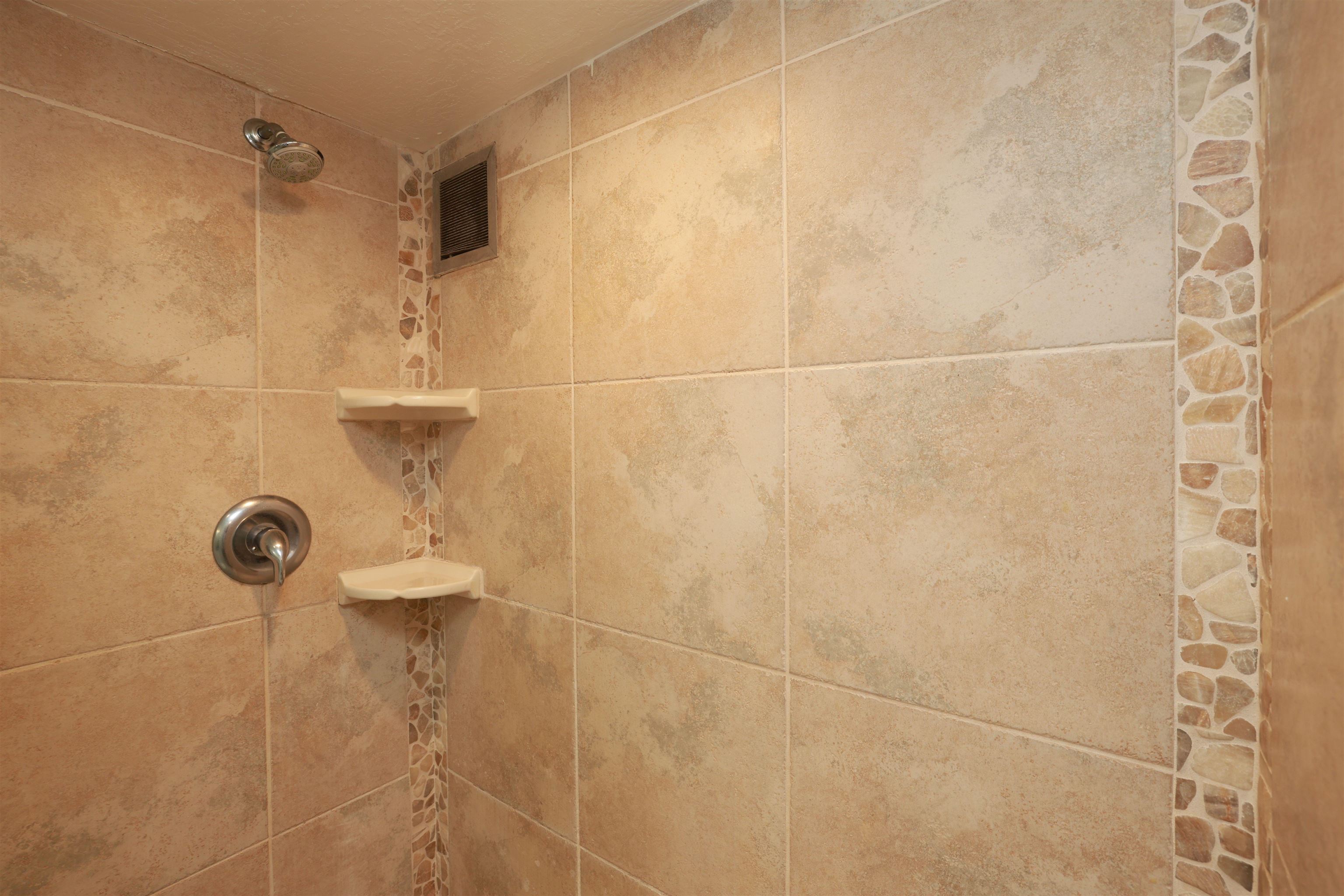 Mahana condo # 412, Lahaina, Hawaii - photo 20 of 34