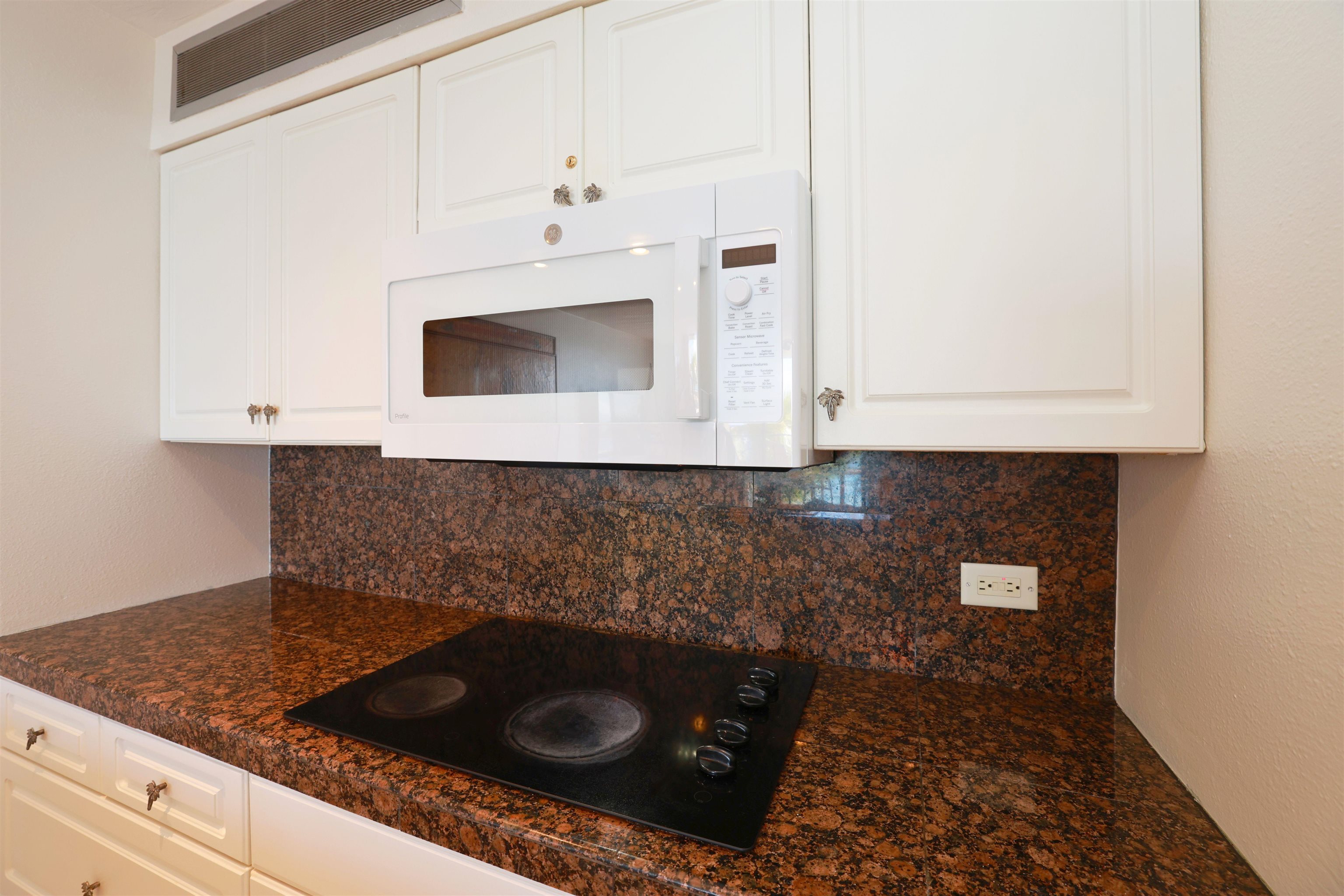 Mahana condo # 412, Lahaina, Hawaii - photo 9 of 34