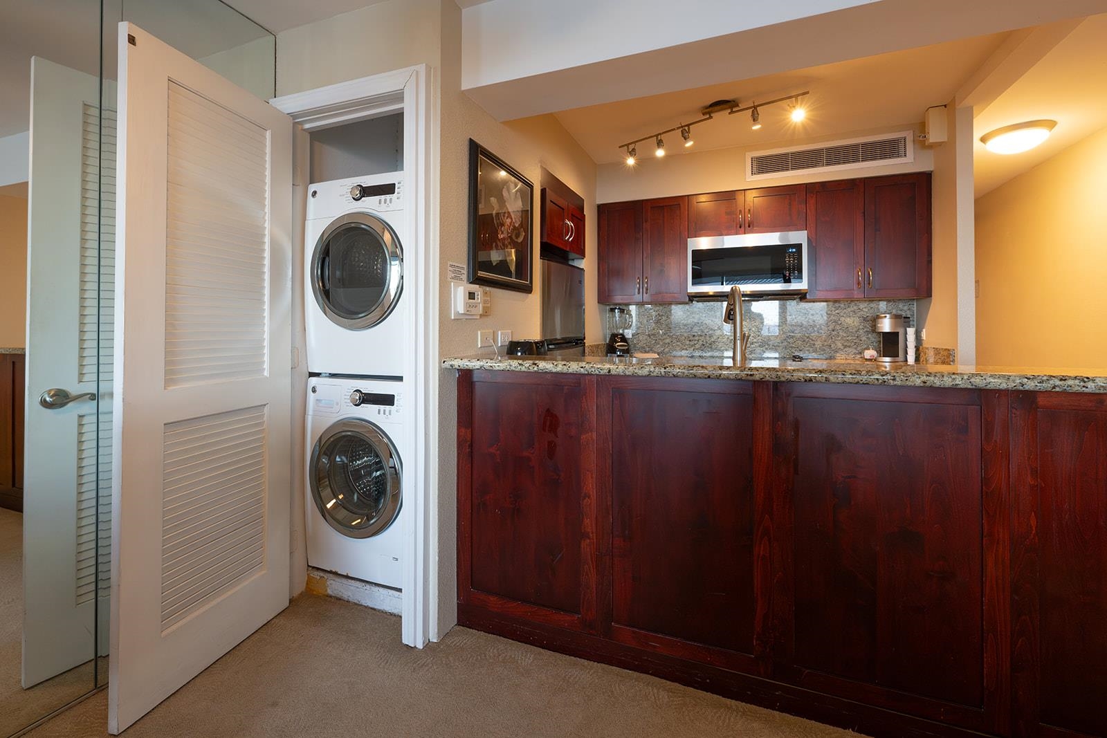 Mahana condo # 513, Lahaina, Hawaii - photo 12 of 29