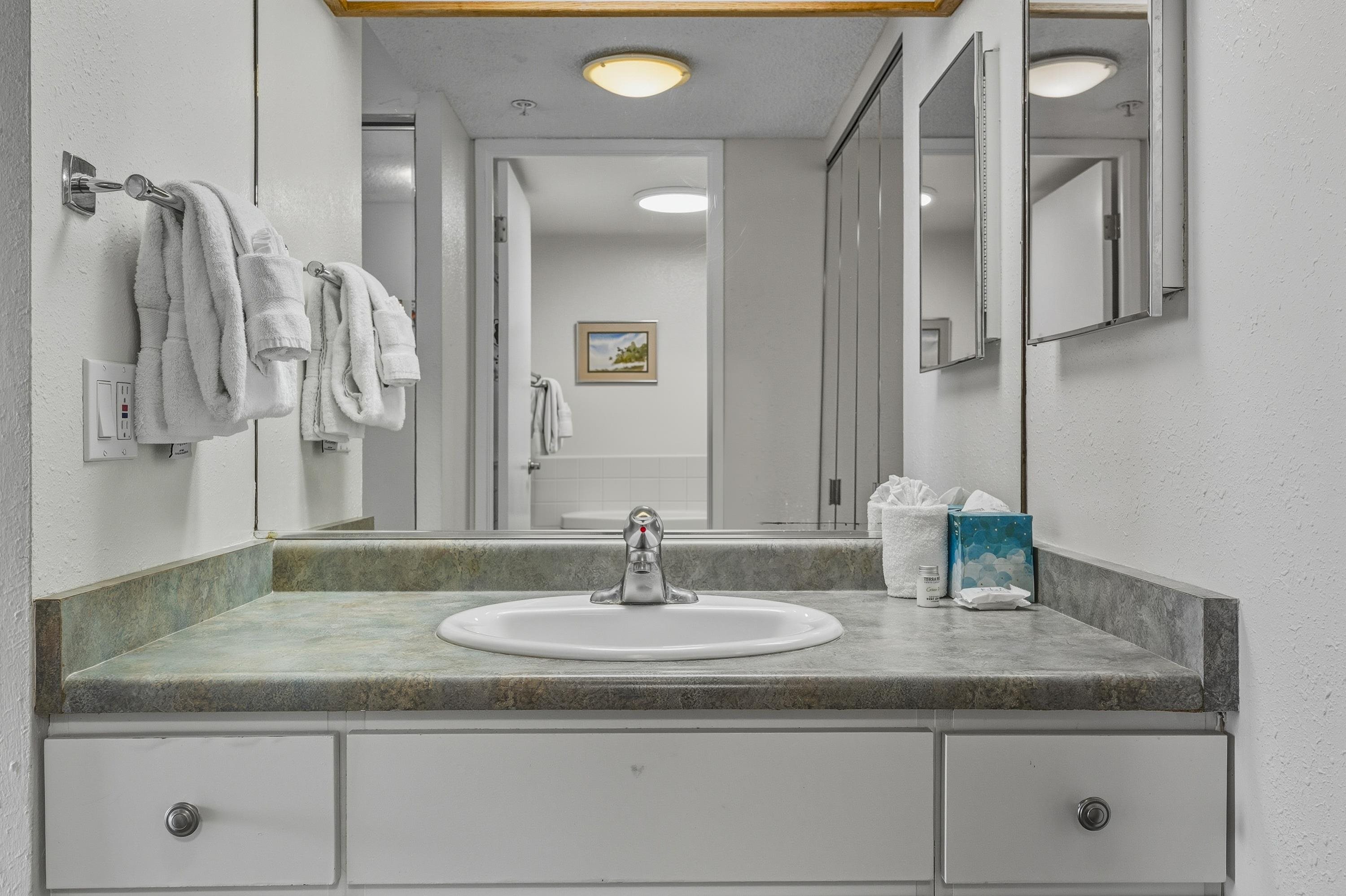 Mahana condo # 518, Lahaina, Hawaii - photo 17 of 35