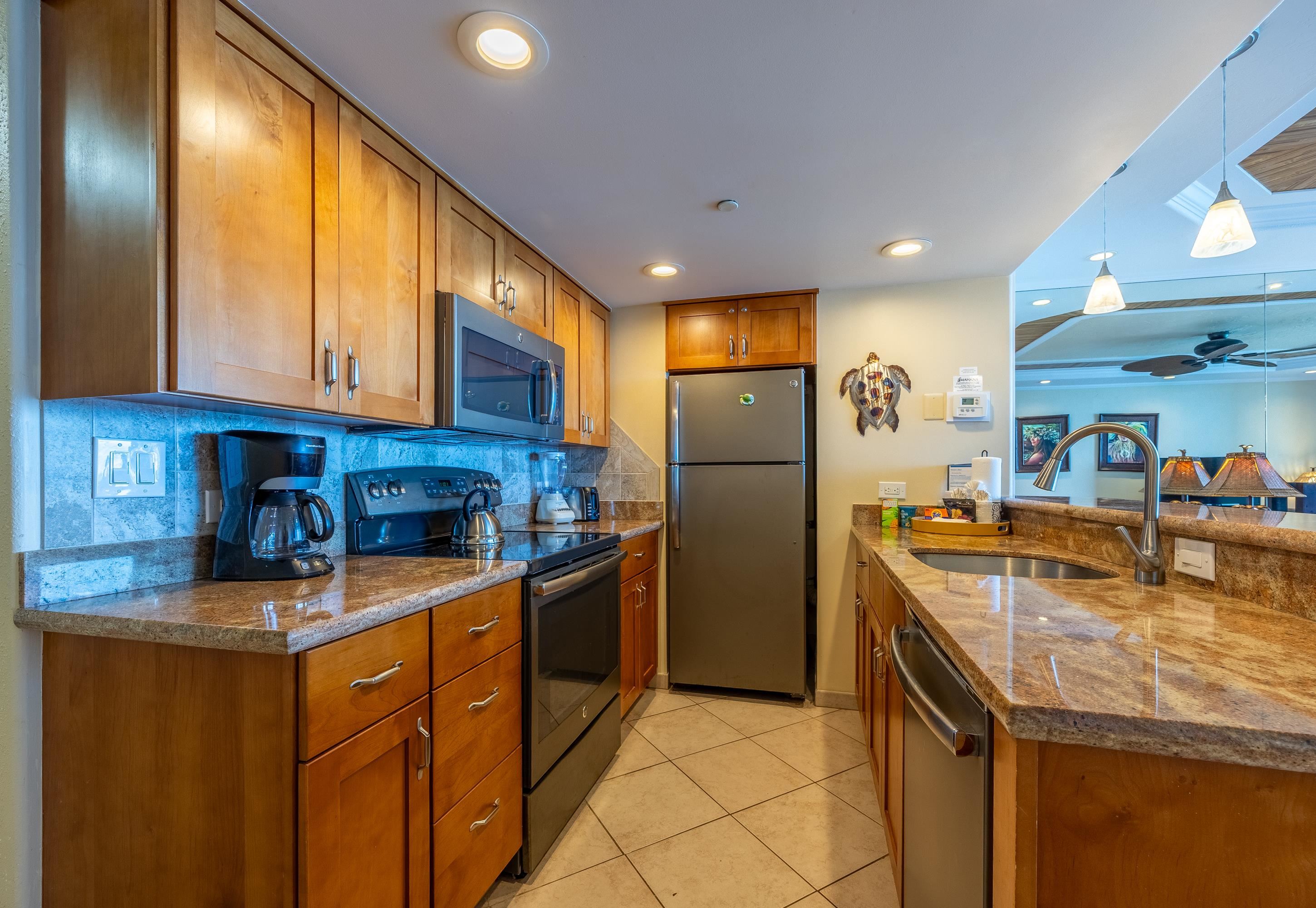 Mahana condo # 612, Lahaina, Hawaii - photo 5 of 35