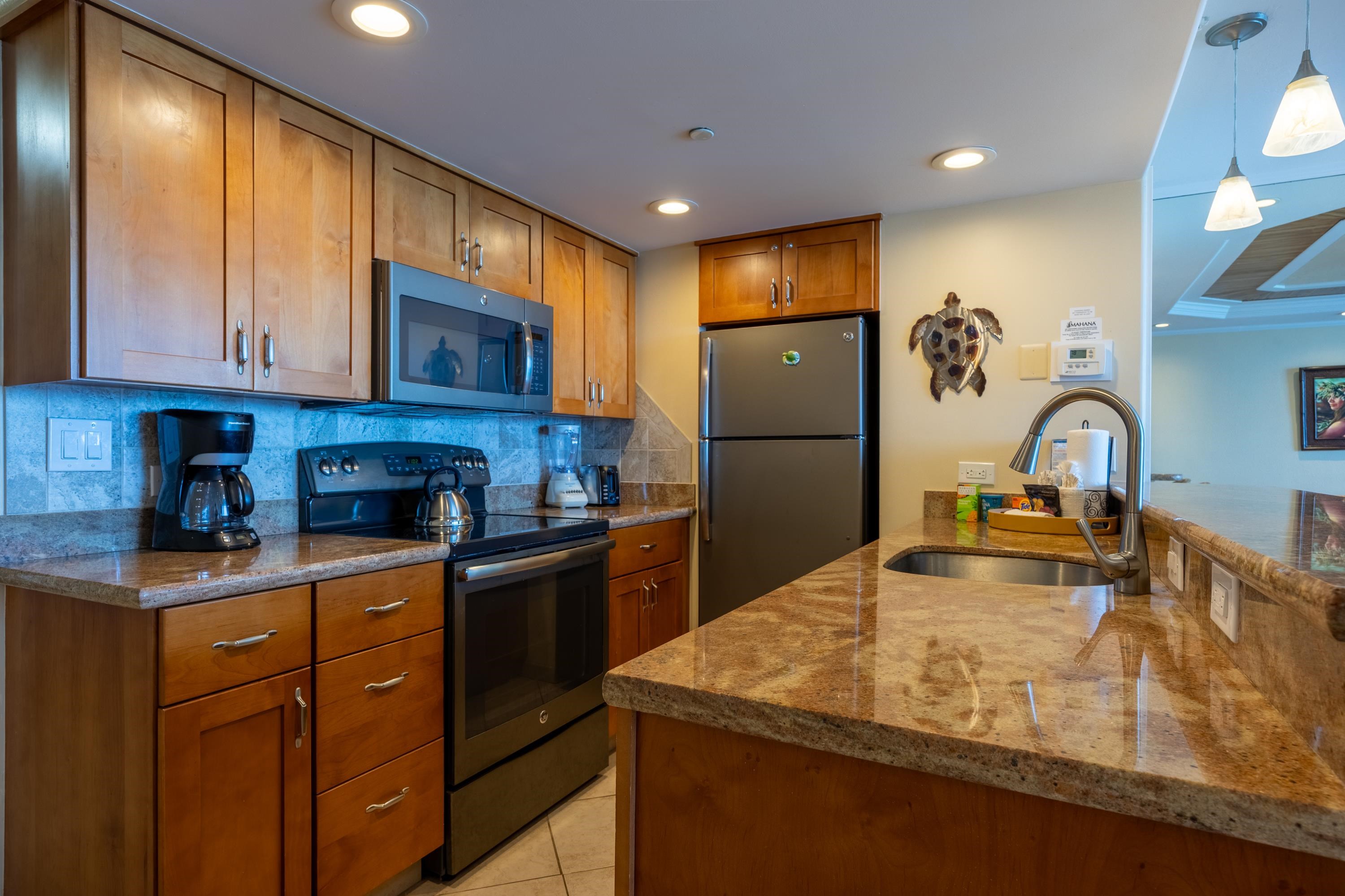 Mahana condo # 612, Lahaina, Hawaii - photo 8 of 35