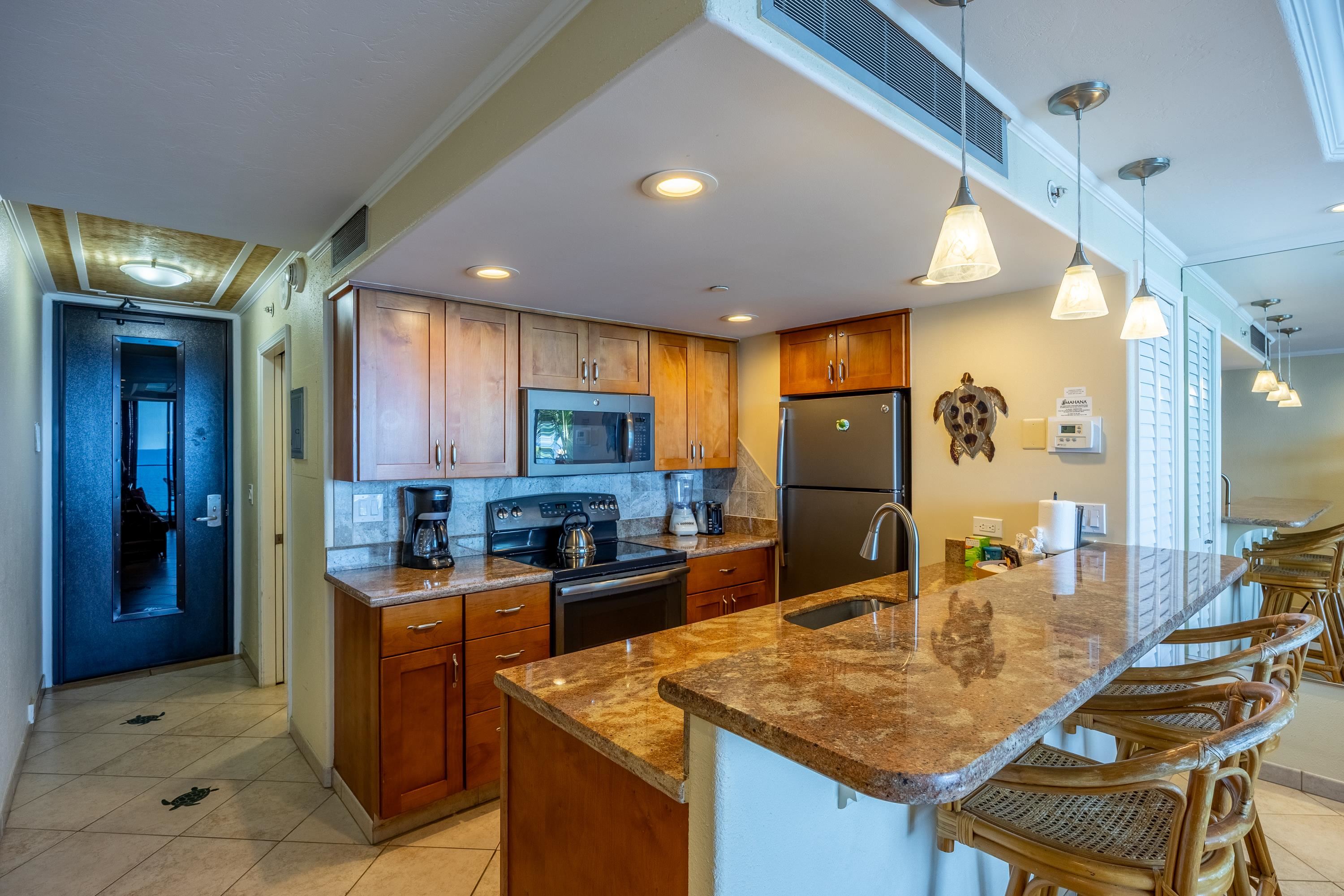 Mahana condo # 612, Lahaina, Hawaii - photo 9 of 35