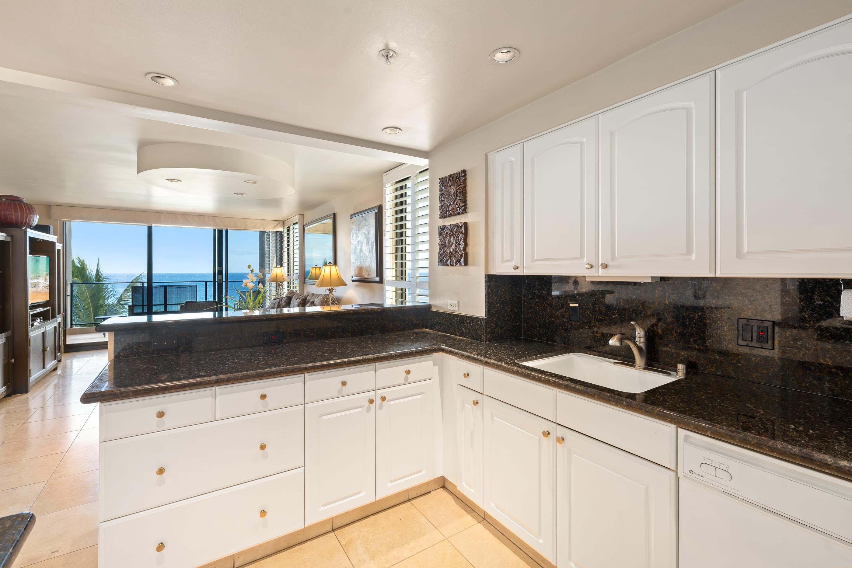 Mahana condo # 711, Lahaina, Hawaii - photo 14 of 50