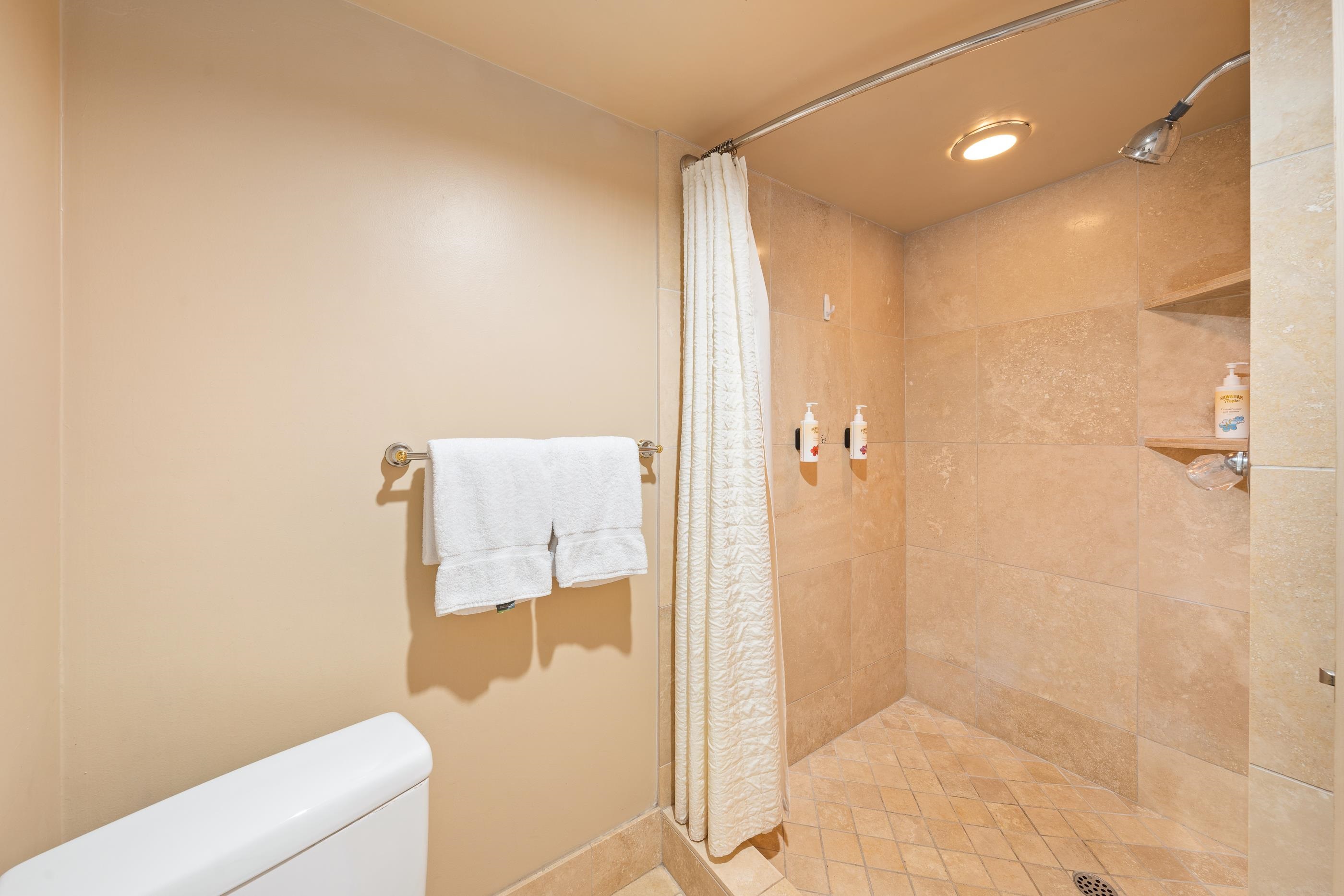 Mahana condo # 711, Lahaina, Hawaii - photo 24 of 50