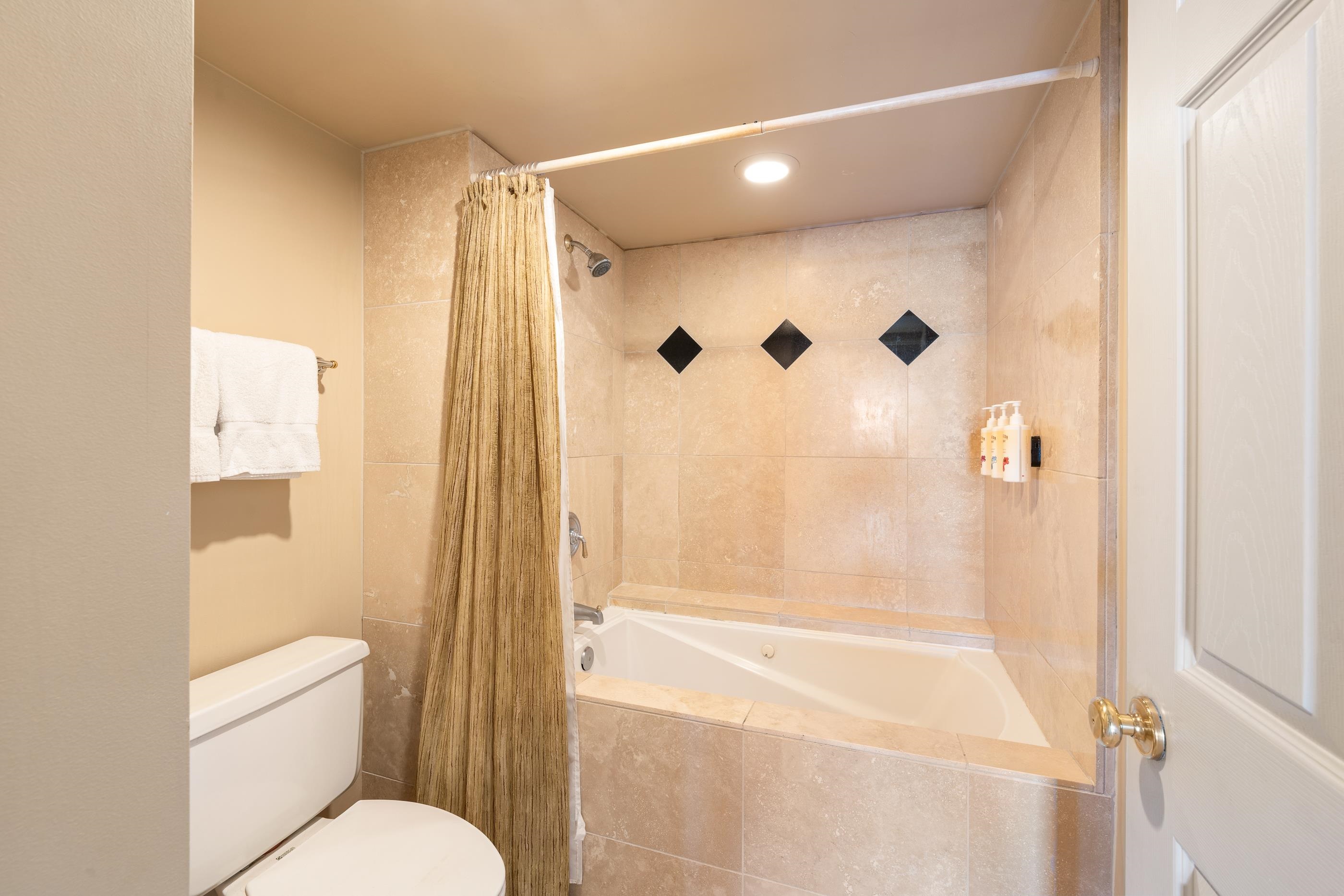 Mahana condo # 711, Lahaina, Hawaii - photo 31 of 50