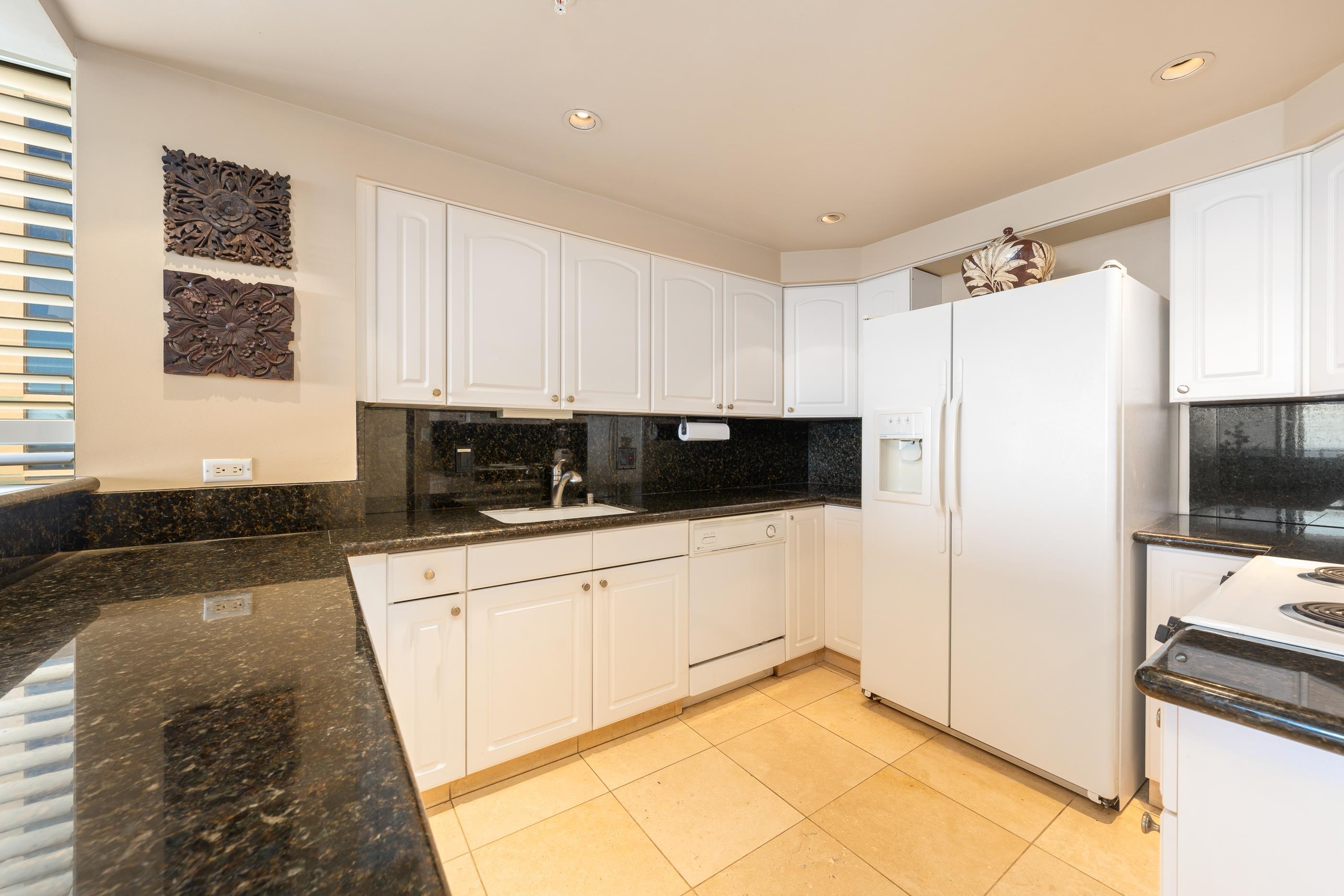 Mahana condo # 711, Lahaina, Hawaii - photo 6 of 50