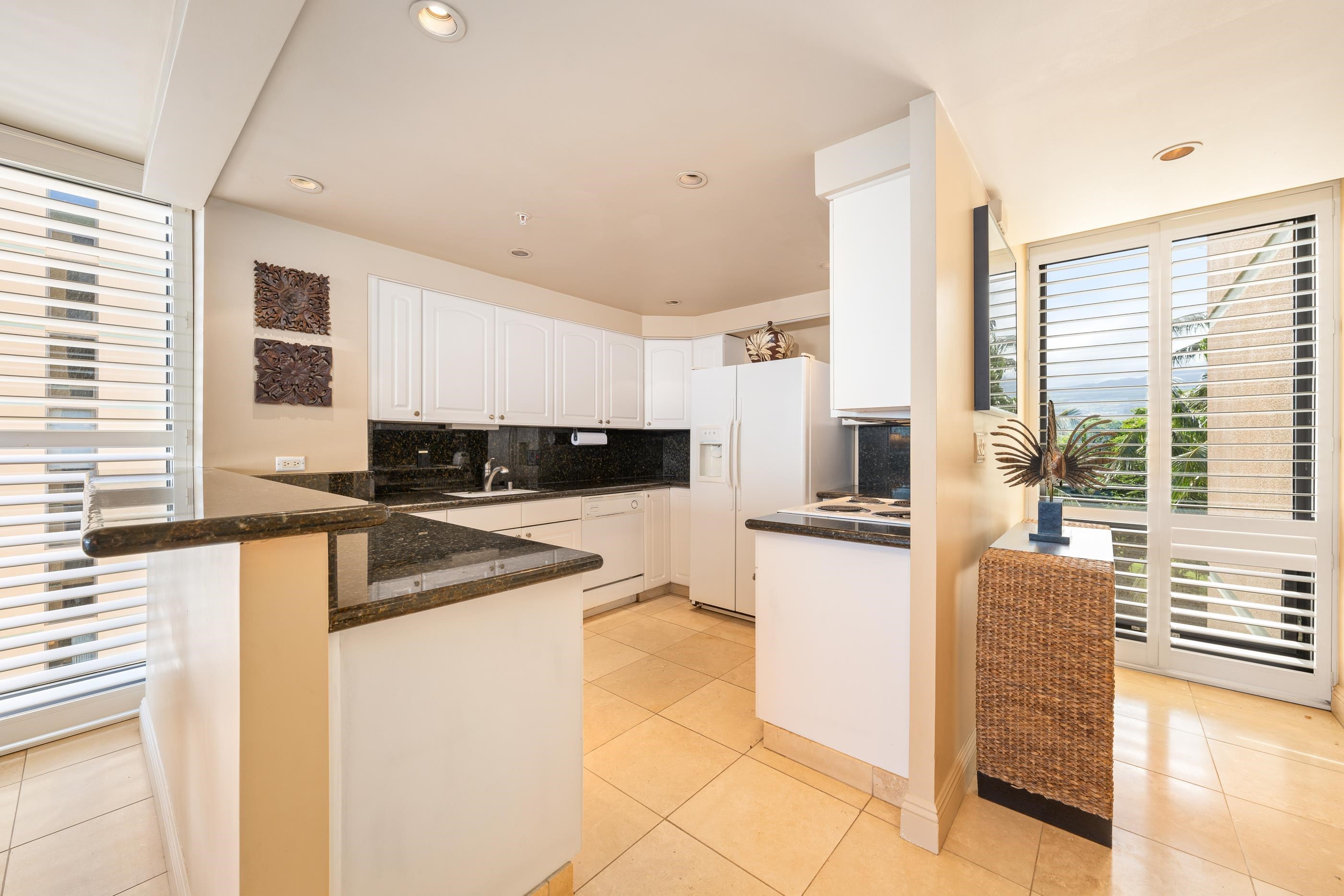 Mahana condo # 711, Lahaina, Hawaii - photo 7 of 50