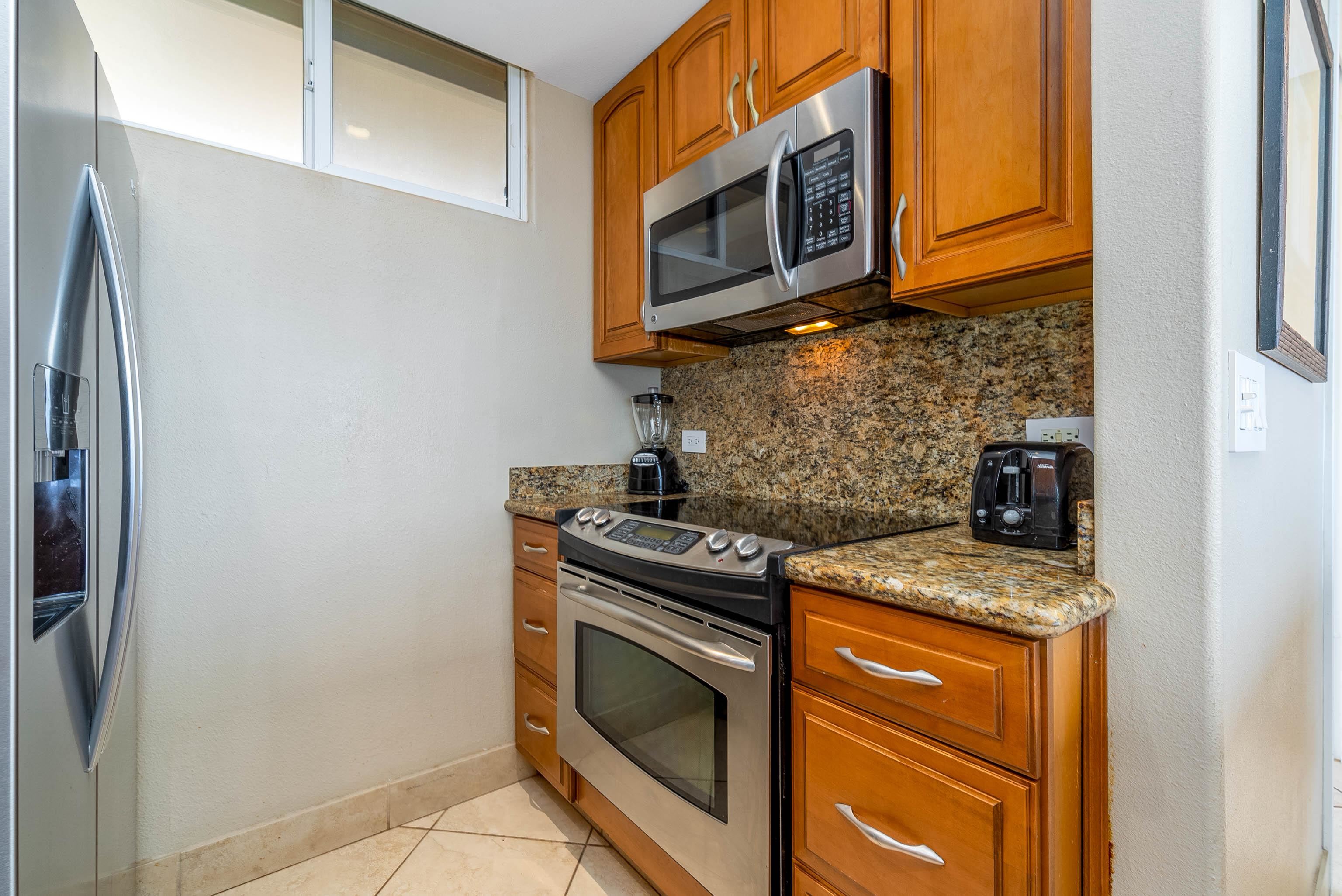 Mahana condo # 807, Lahaina, Hawaii - photo 11 of 34