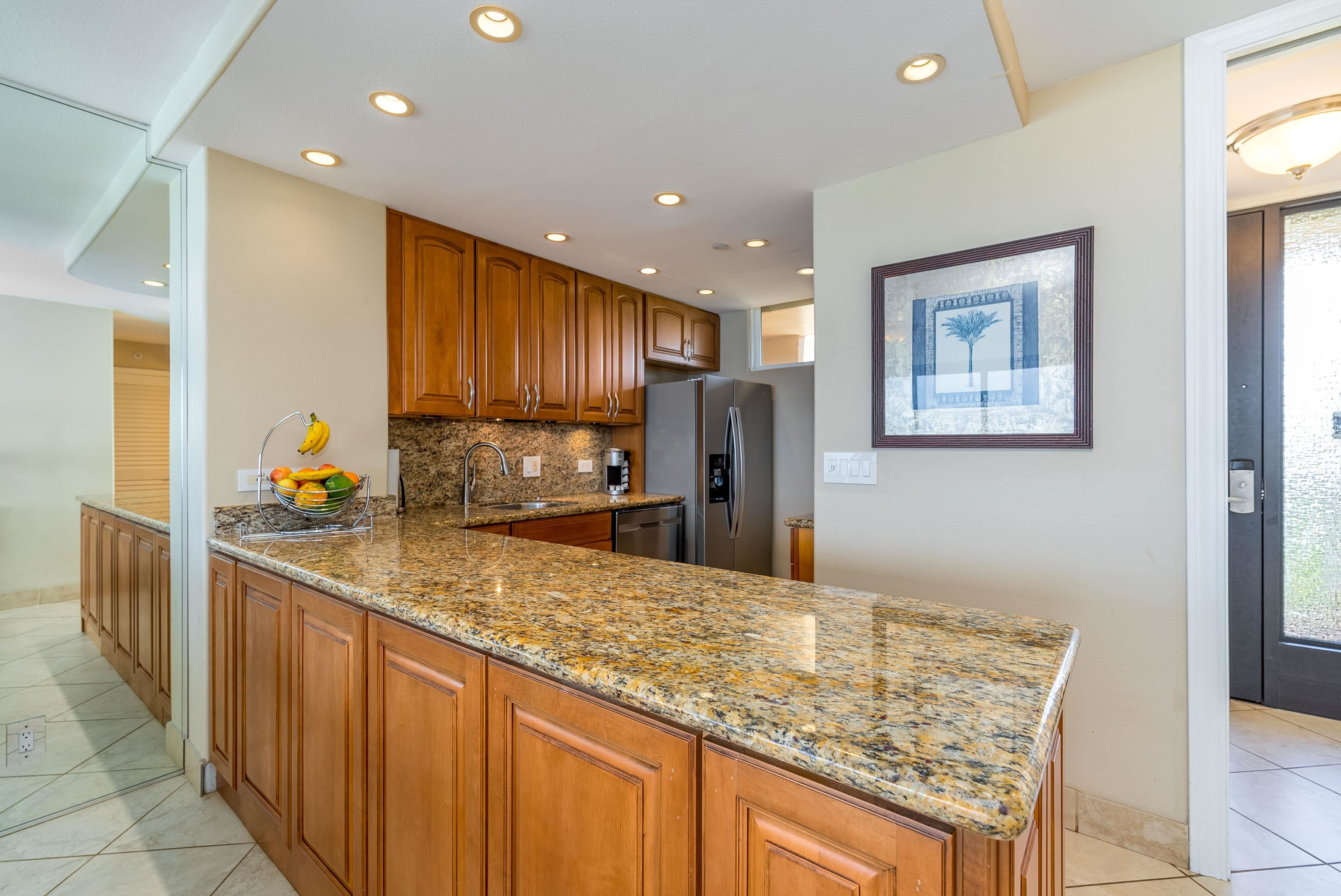 Mahana condo # 807, Lahaina, Hawaii - photo 8 of 34