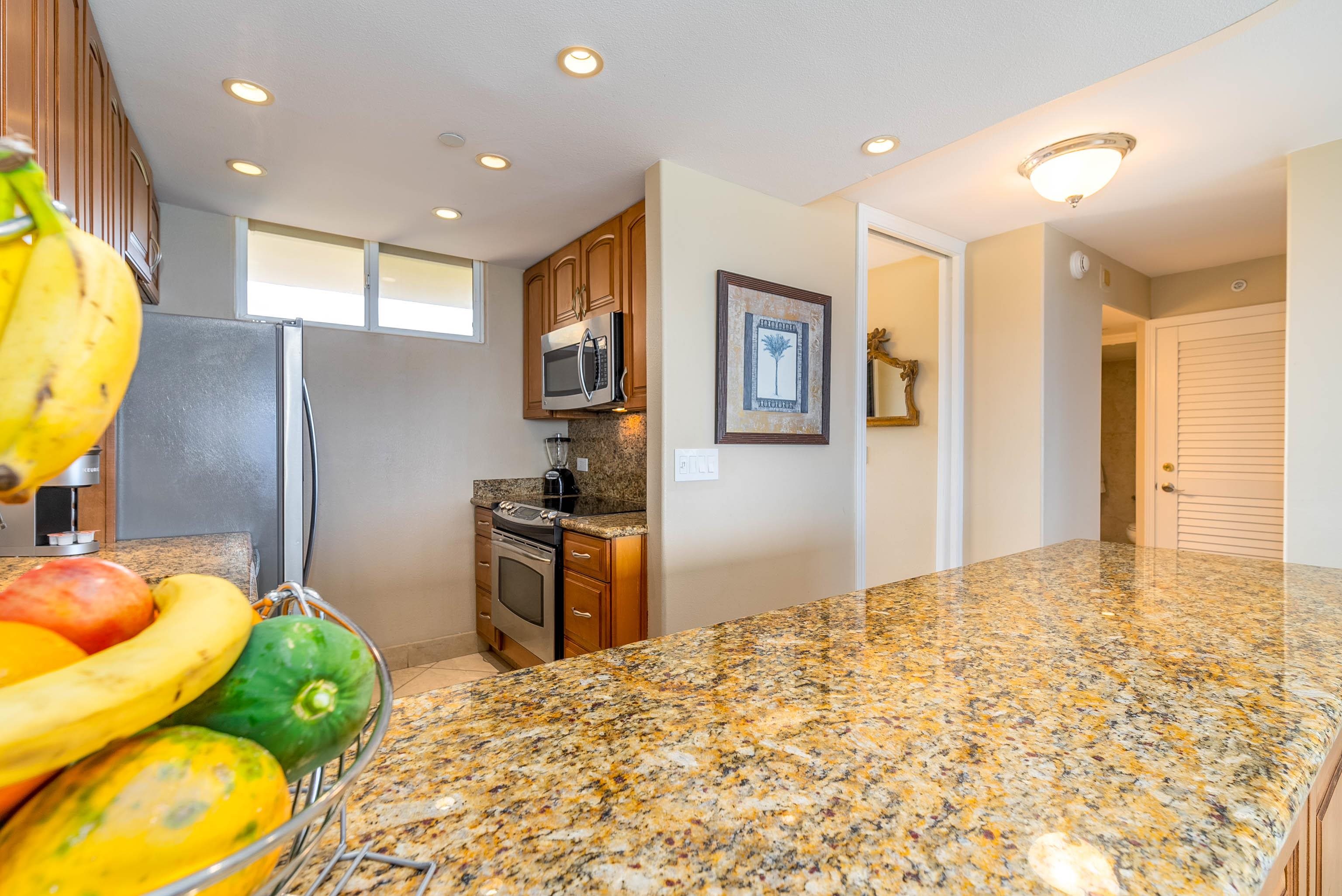 Mahana condo # 807, Lahaina, Hawaii - photo 10 of 34