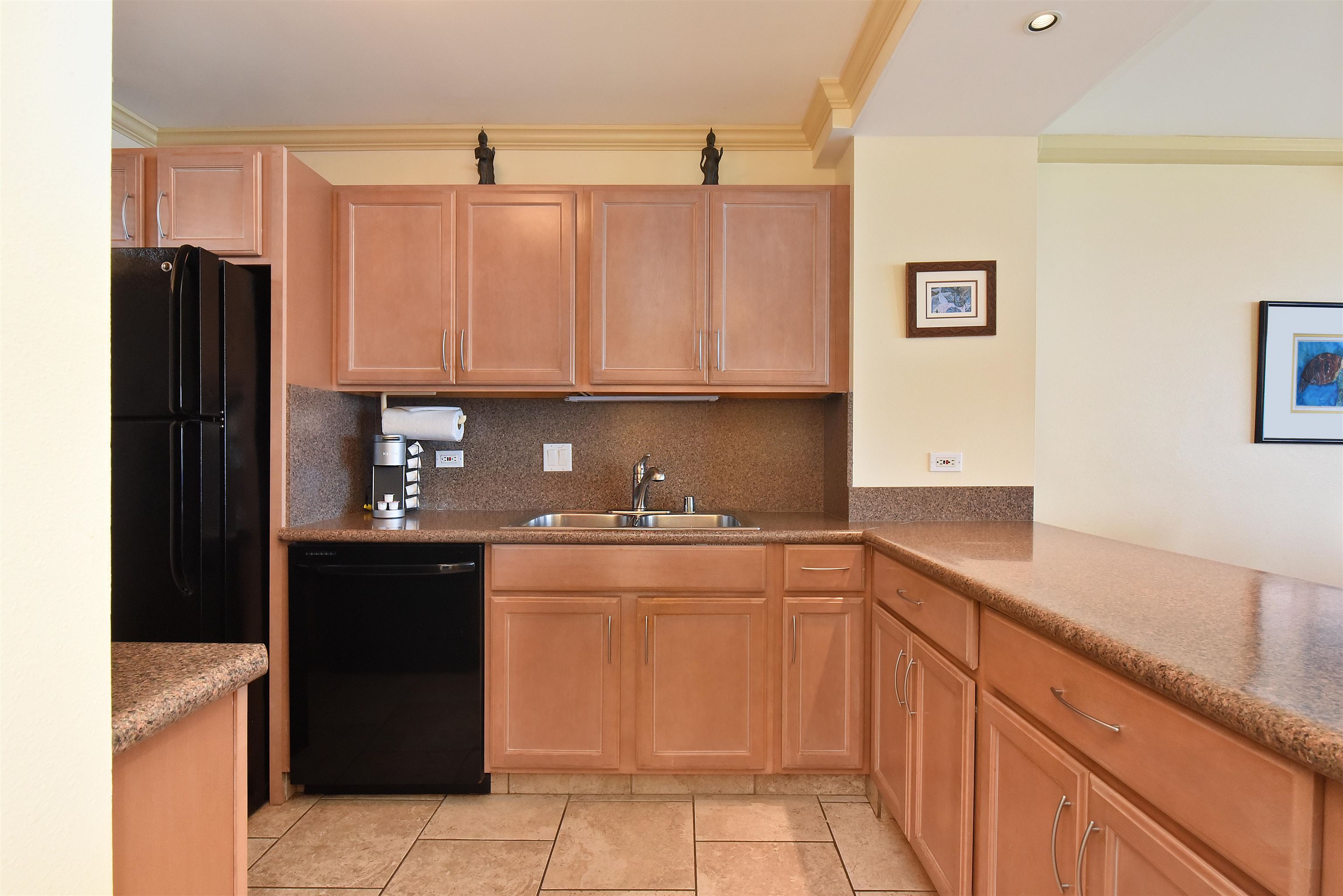 Mahana condo # 817, Lahaina, Hawaii - photo 12 of 36