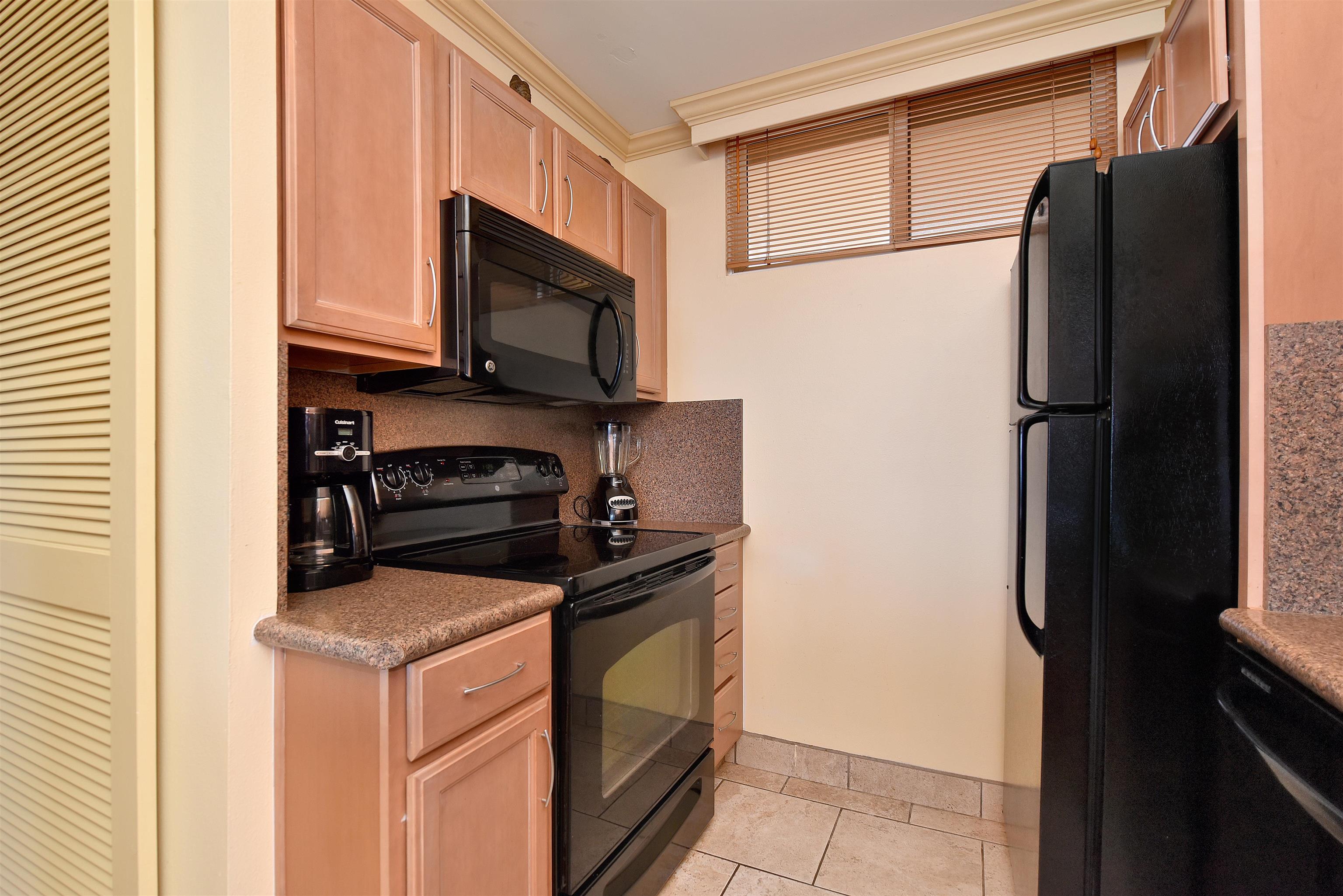 Mahana condo # 817, Lahaina, Hawaii - photo 13 of 36