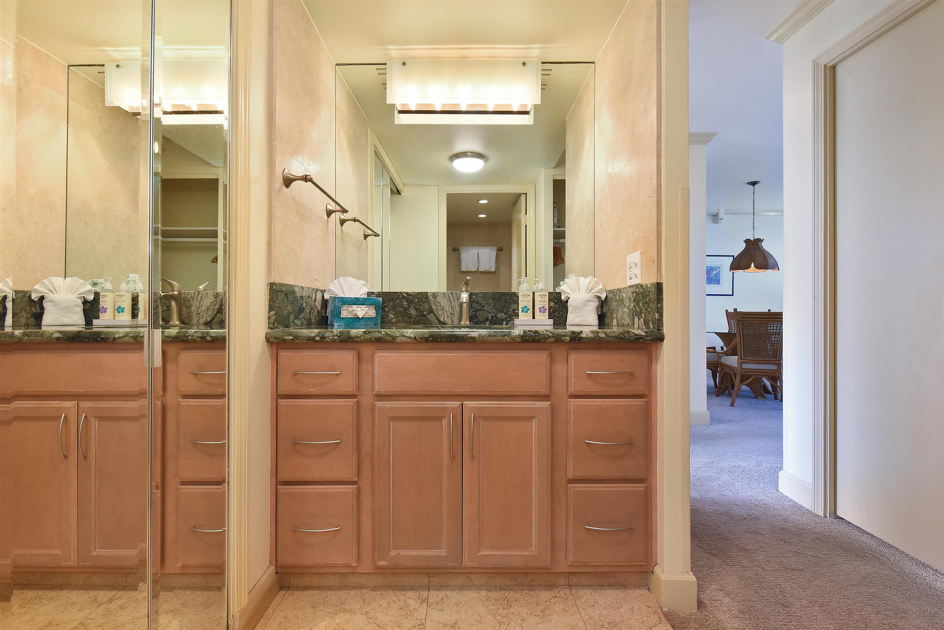 Mahana condo # 817, Lahaina, Hawaii - photo 19 of 36