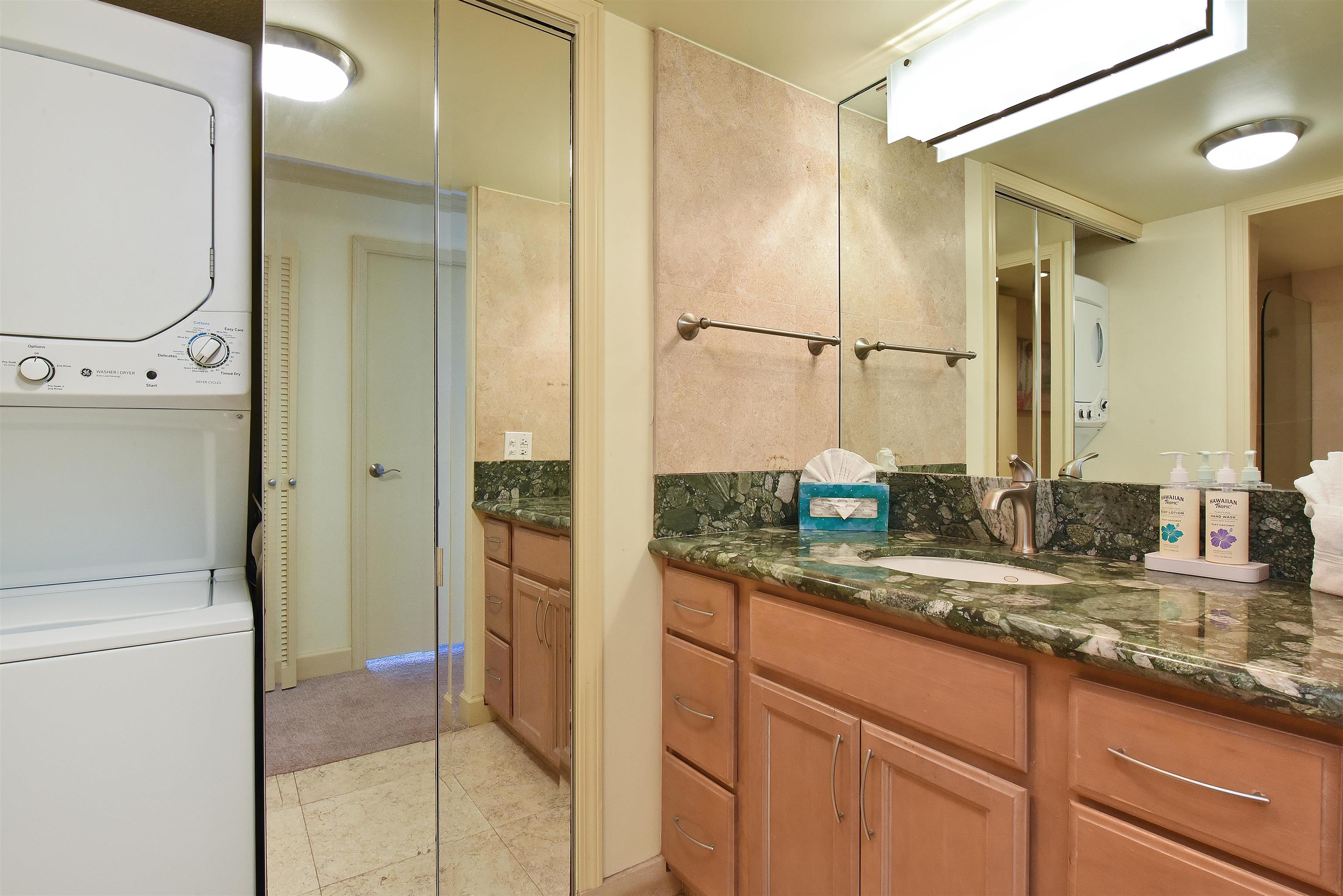 Mahana condo # 817, Lahaina, Hawaii - photo 20 of 36