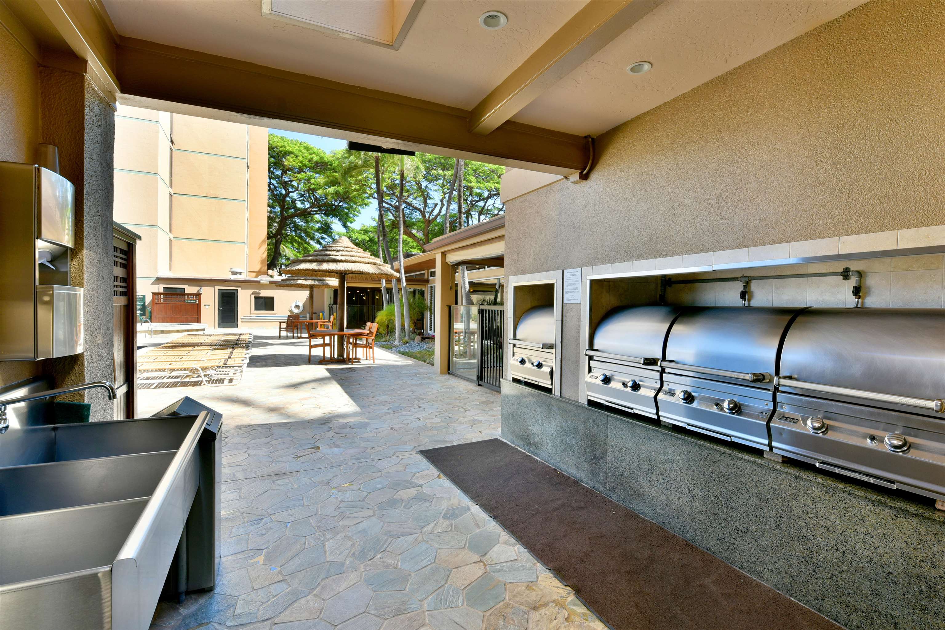 Mahana condo # 817, Lahaina, Hawaii - photo 32 of 36