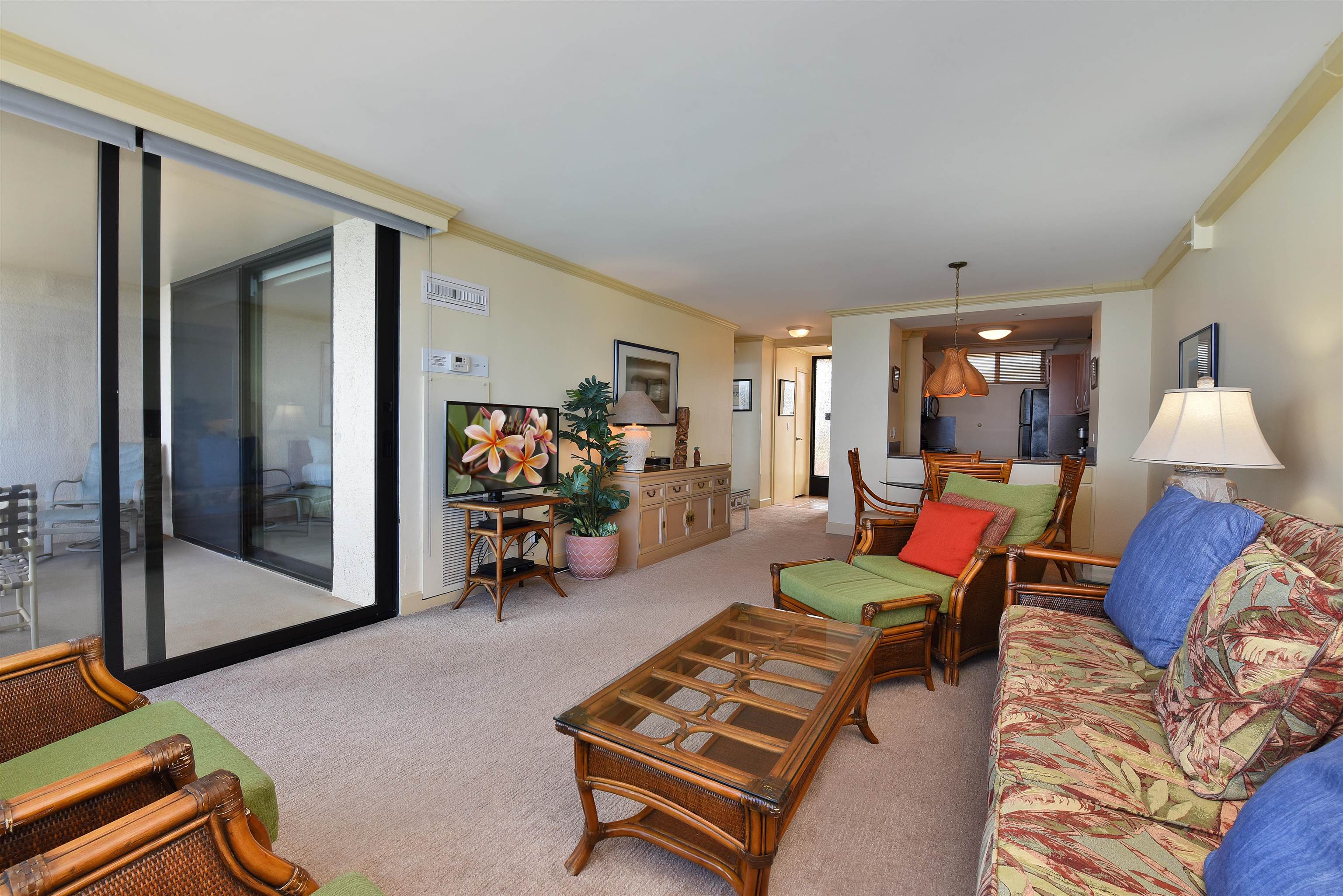 Mahana condo # 817, Lahaina, Hawaii - photo 8 of 36