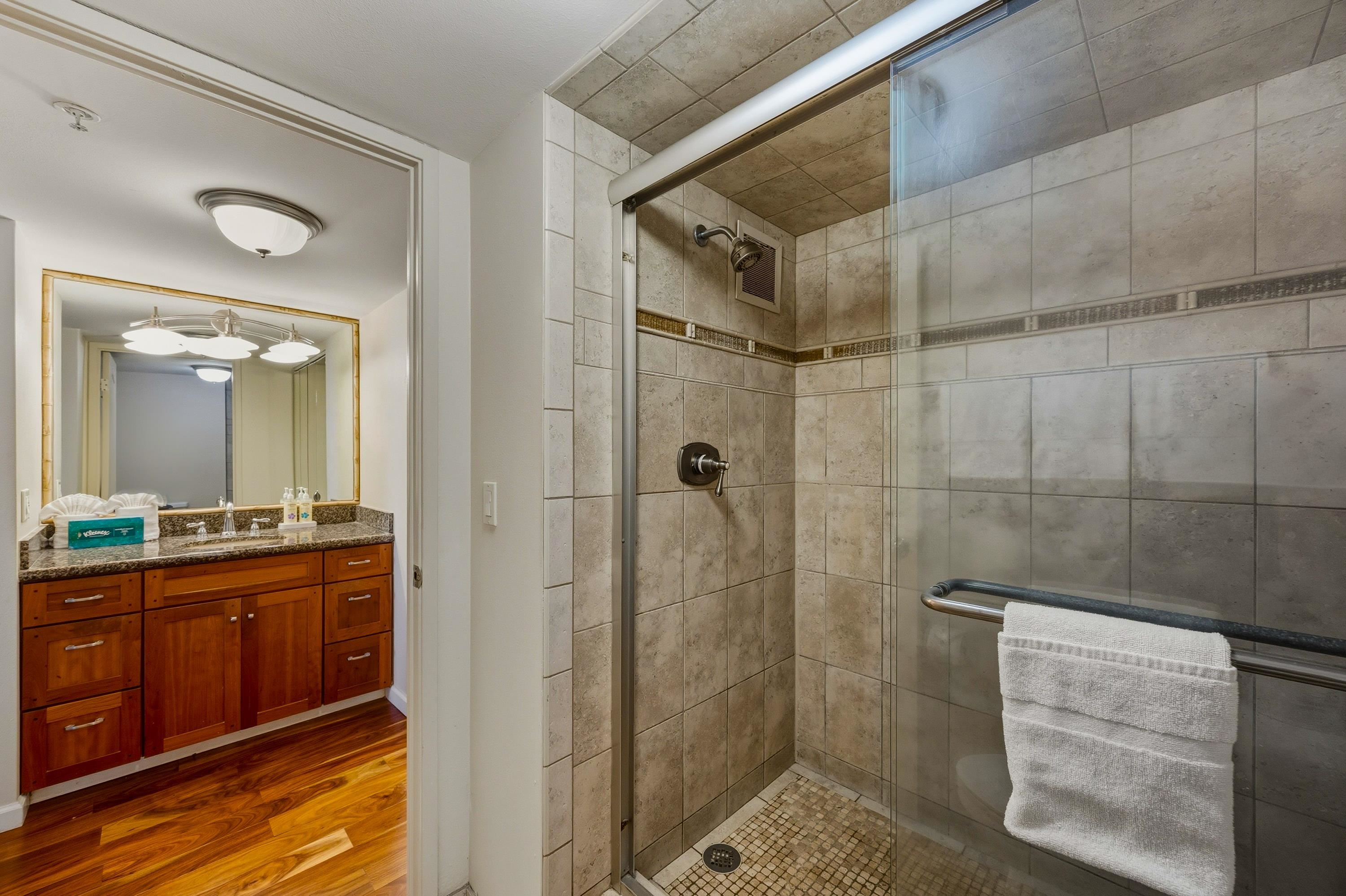 Mahana condo # 907, Lahaina, Hawaii - photo 15 of 36