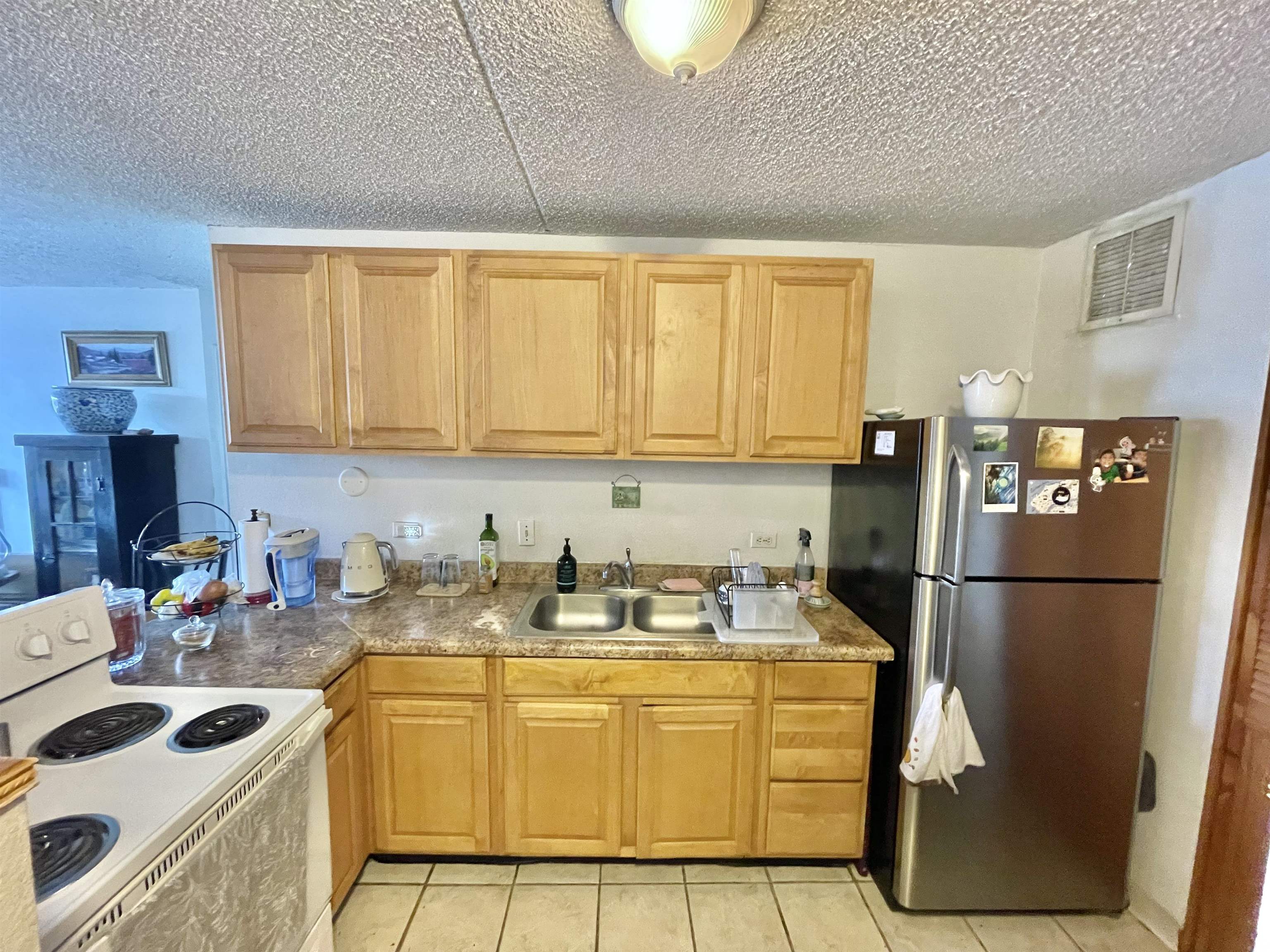 Harbor Lights condo # A415, Kahului, Hawaii - photo 2 of 3