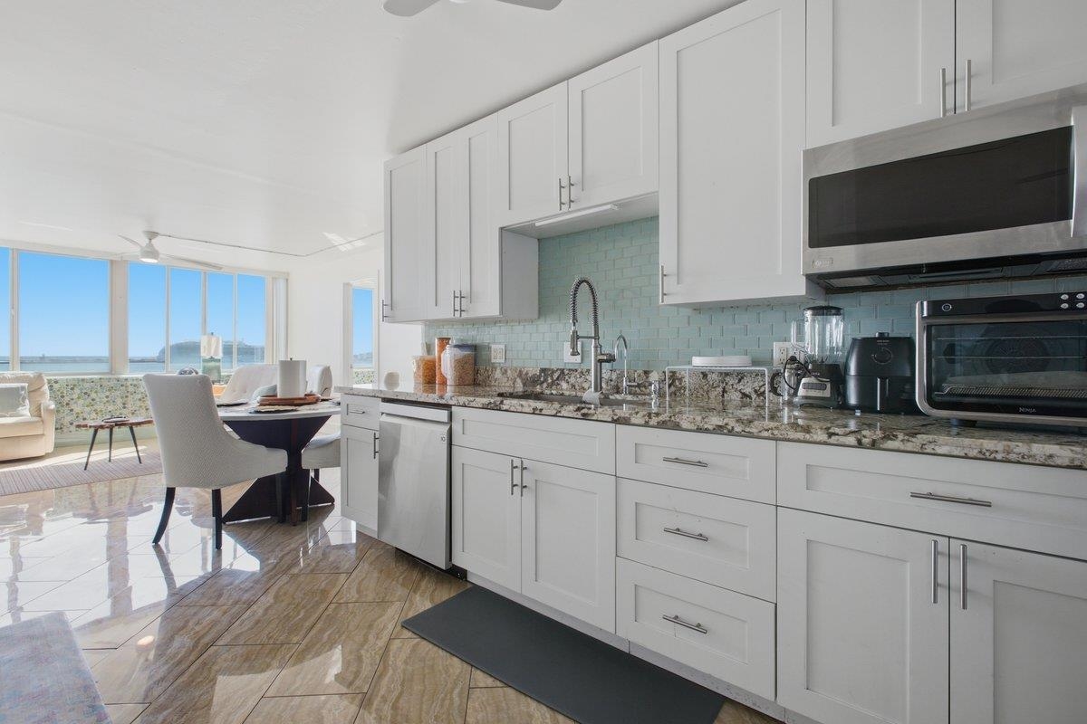 Harbor Lights condo # A426, Kahului, Hawaii - photo 2 of 24