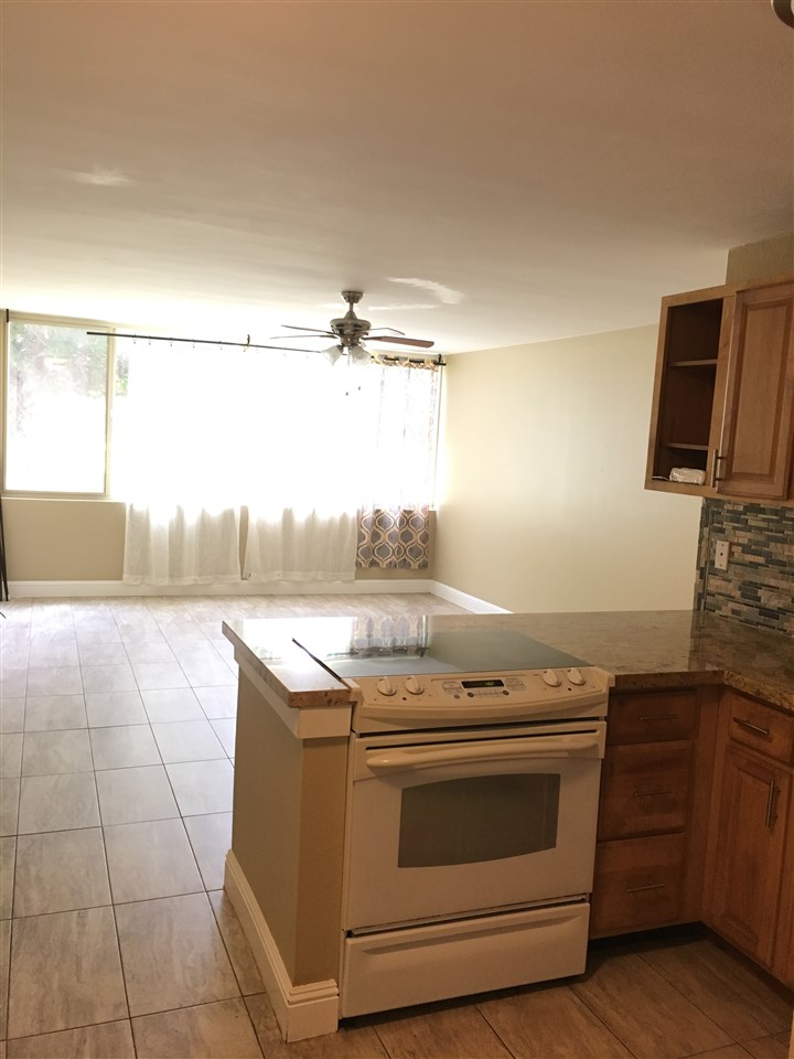 Harbor Lights condo # B103, Kahului, Hawaii - photo 4 of 20