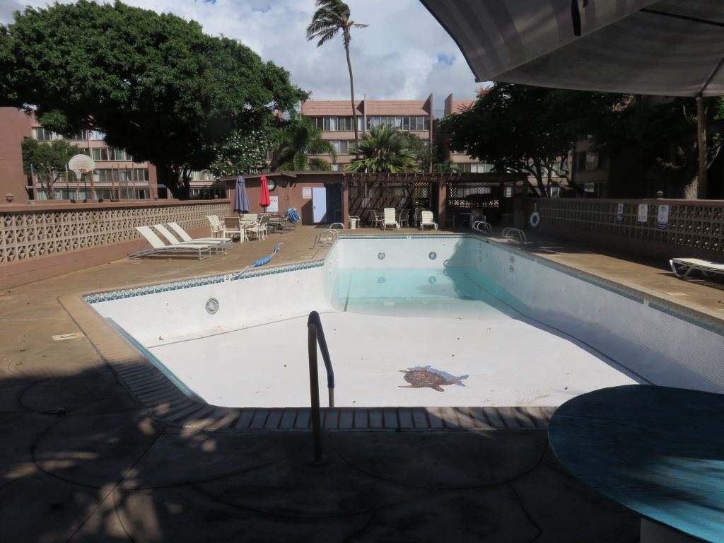Harbor Lights condo # B210, Kahului, Hawaii - photo 4 of 7