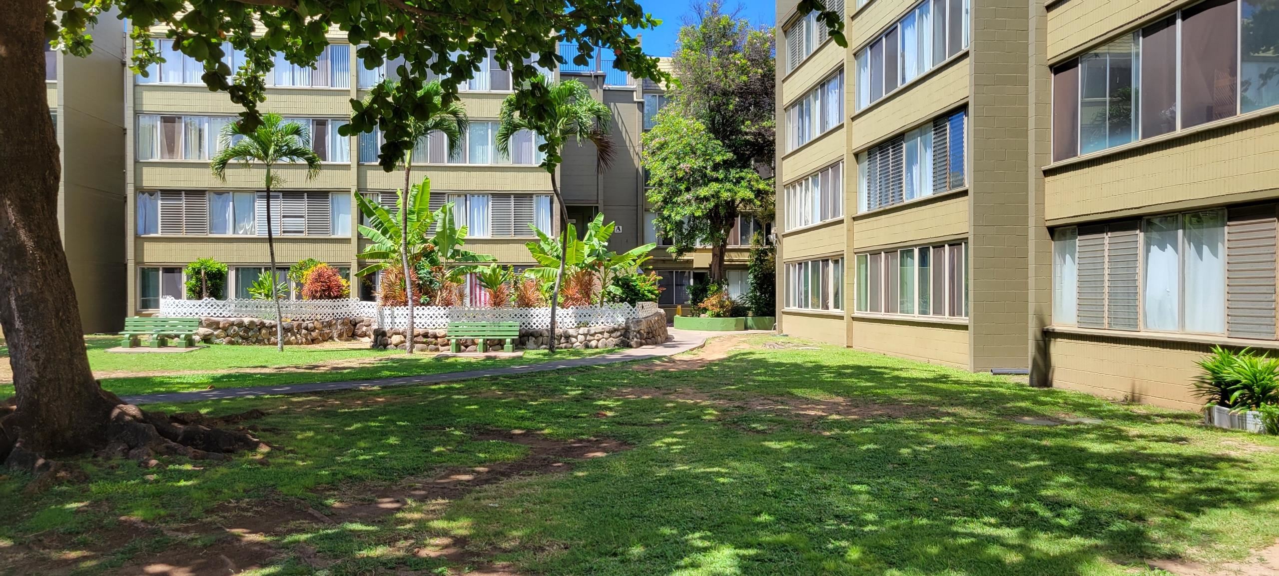 Harbor Lights condo # B-213, Kahului, Hawaii - photo 24 of 28