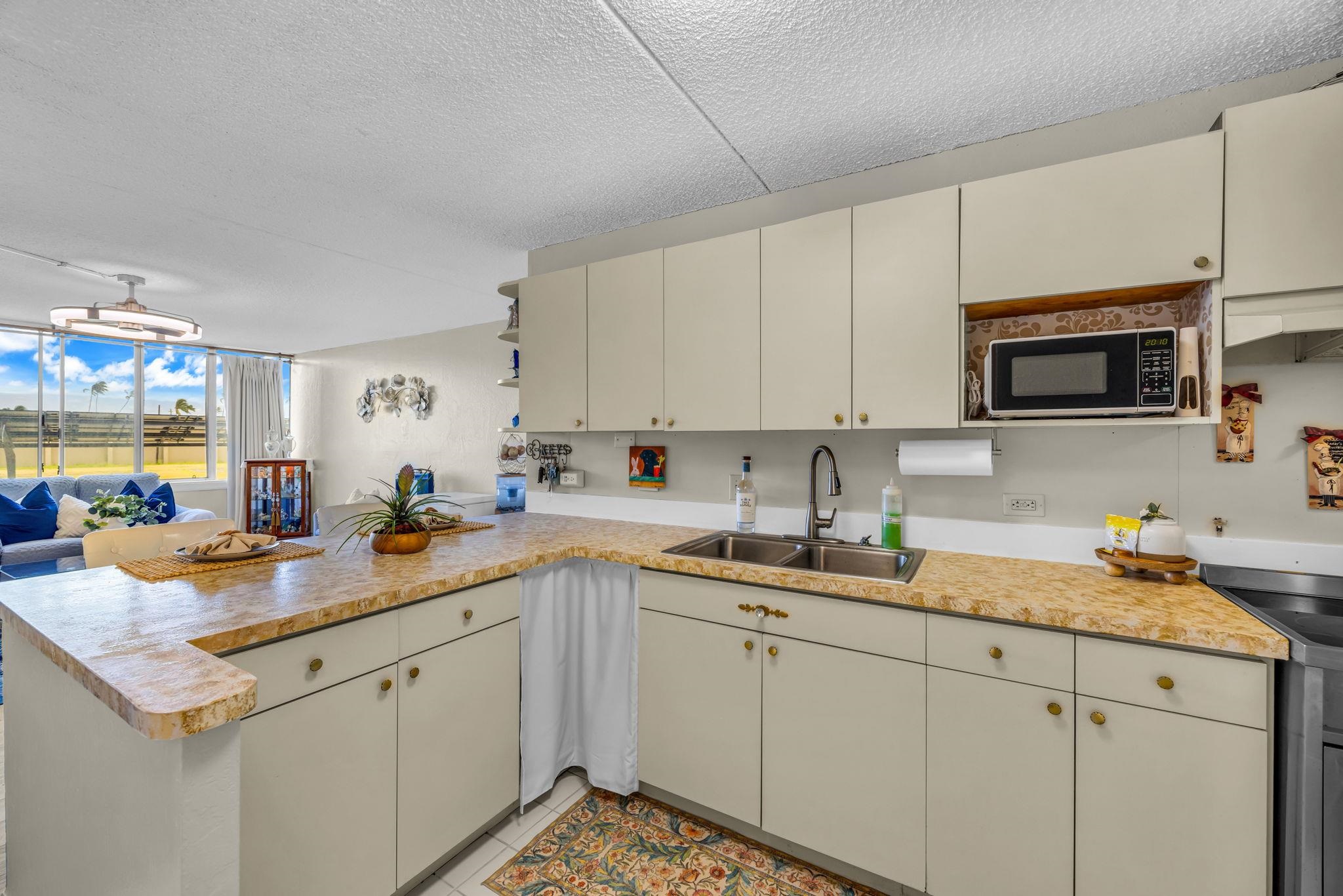 Harbor Lights condo # B214, Kahului, Hawaii - photo 11 of 41