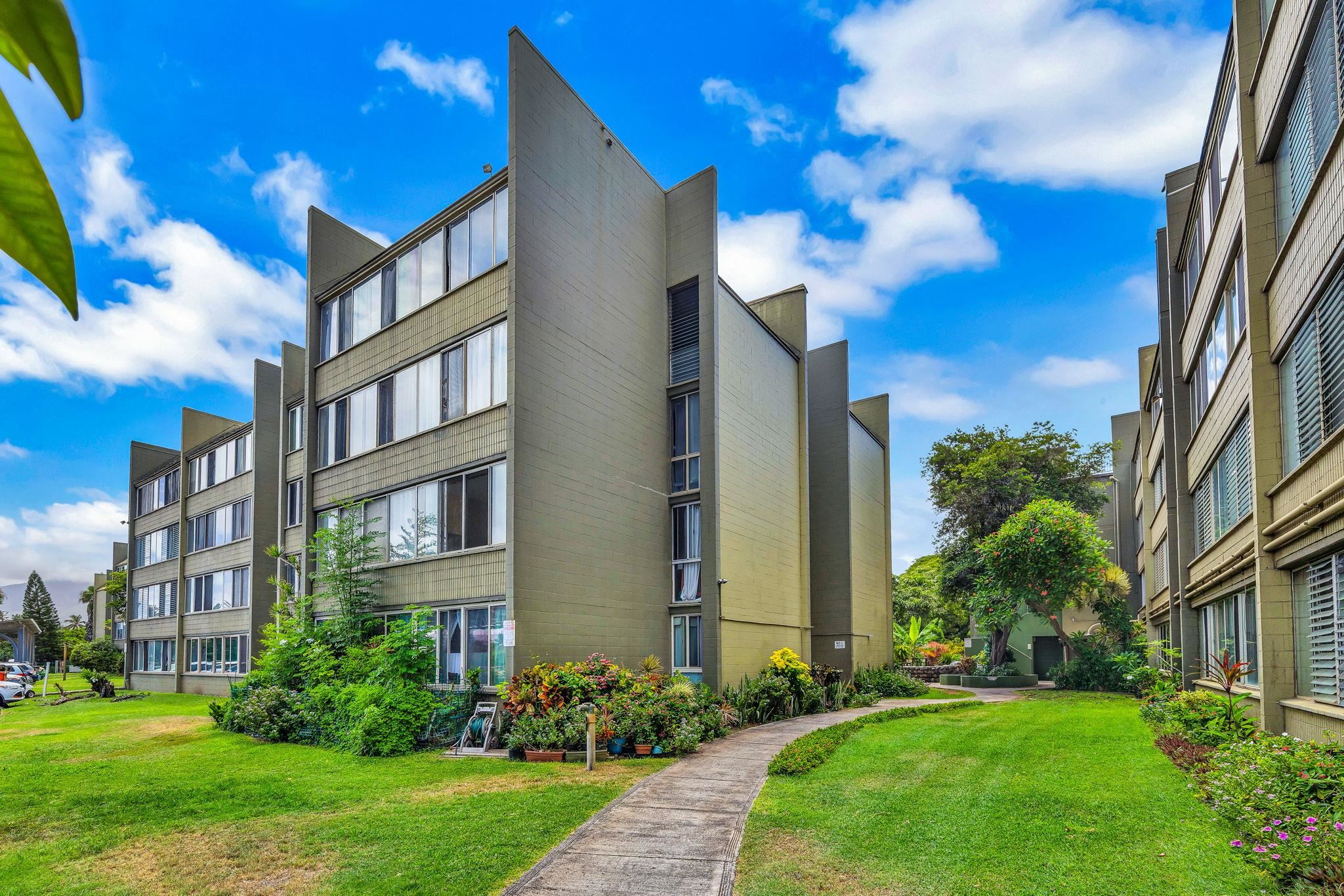 Harbor Lights condo # B214, Kahului, Hawaii - photo 35 of 41