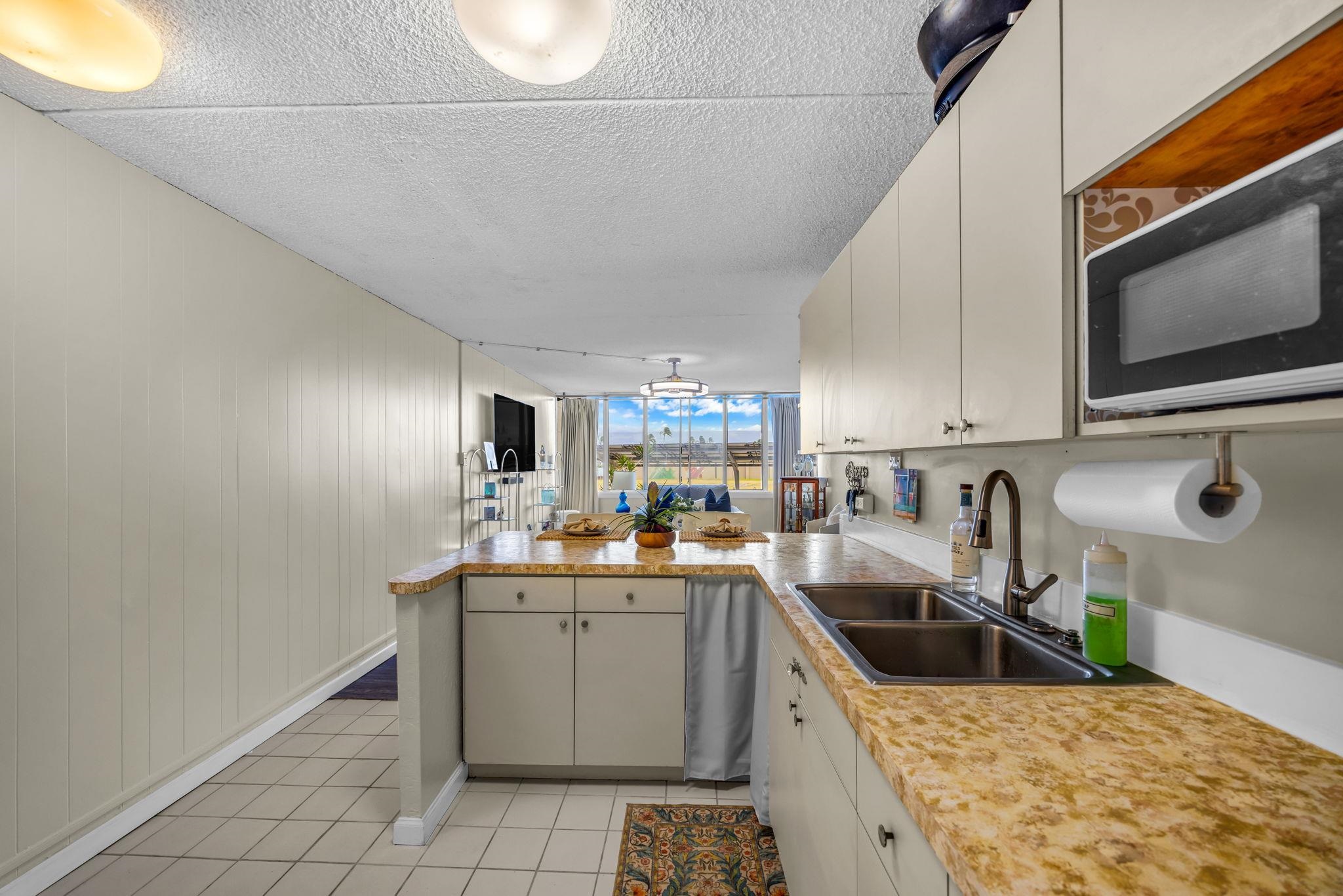 Harbor Lights condo # B214, Kahului, Hawaii - photo 8 of 41