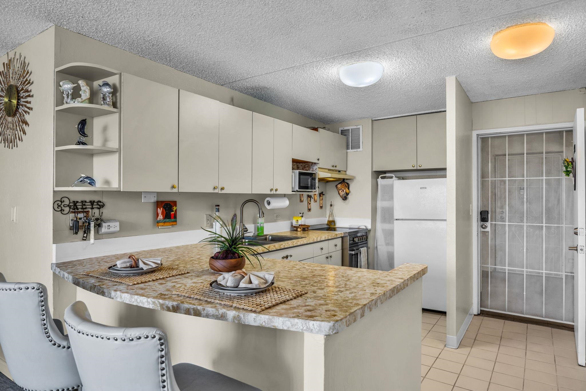 Harbor Lights condo # B214, Kahului, Hawaii - photo 9 of 41