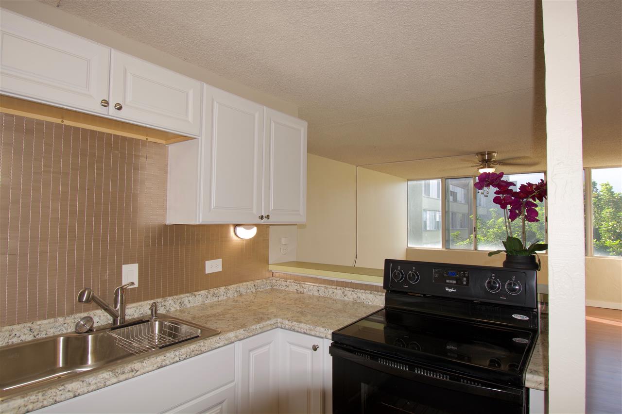 Harbor Lights condo # B-301, Kahului, Hawaii - photo 2 of 18